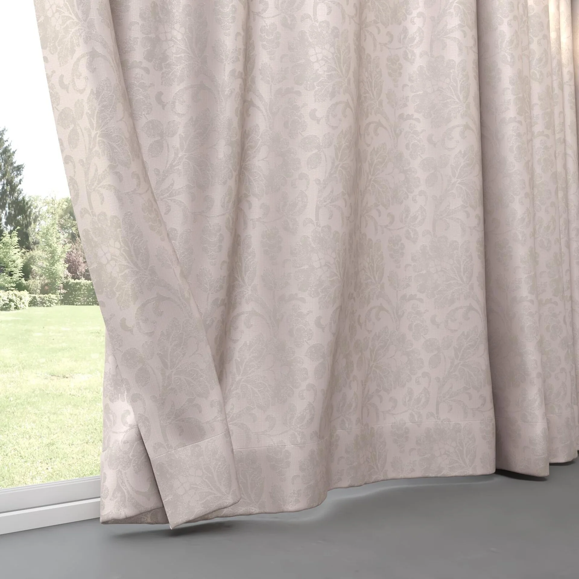 Bottom view of Florentine Boudoir, pinch pleat