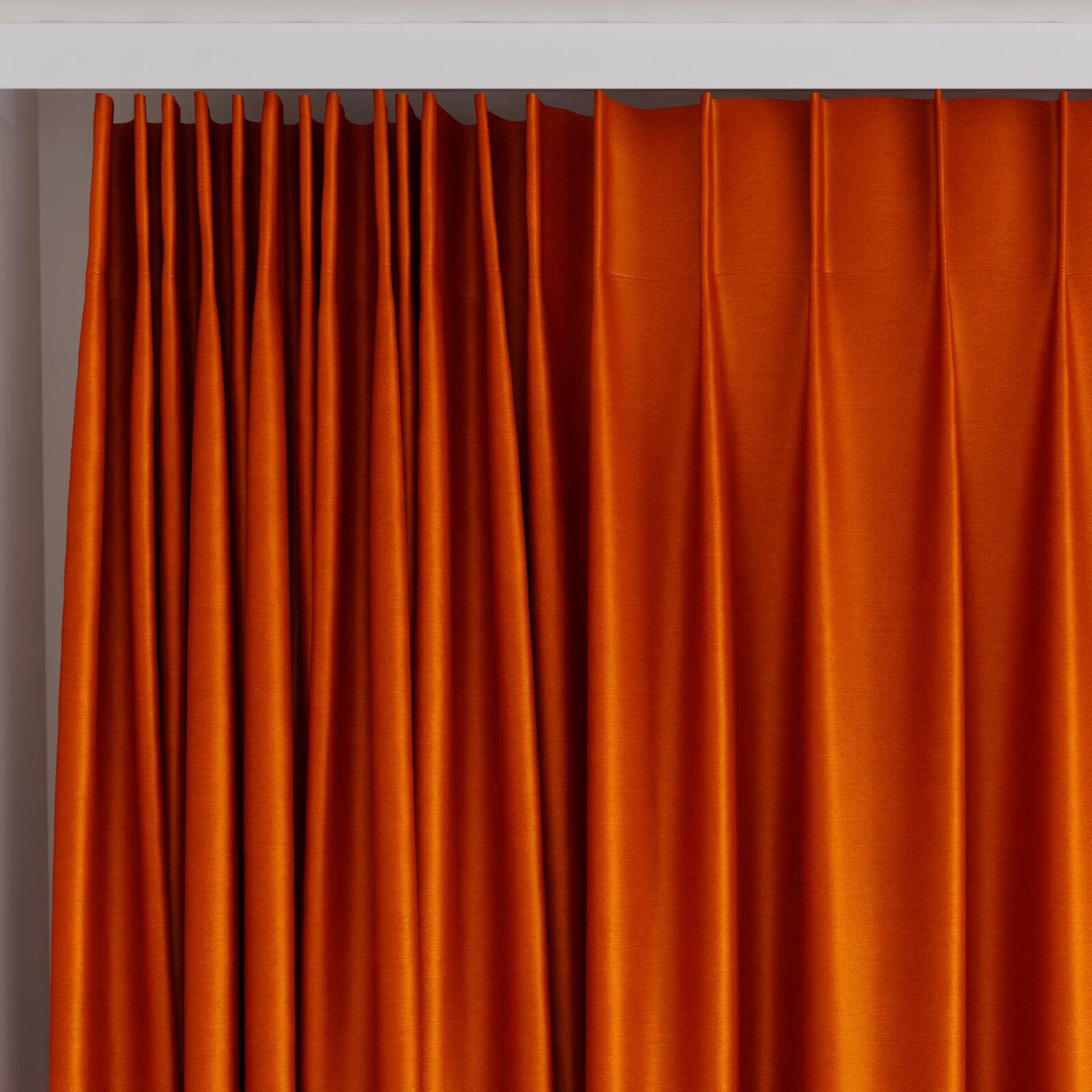Top view of Mont Blanc Spice, on curtain rail