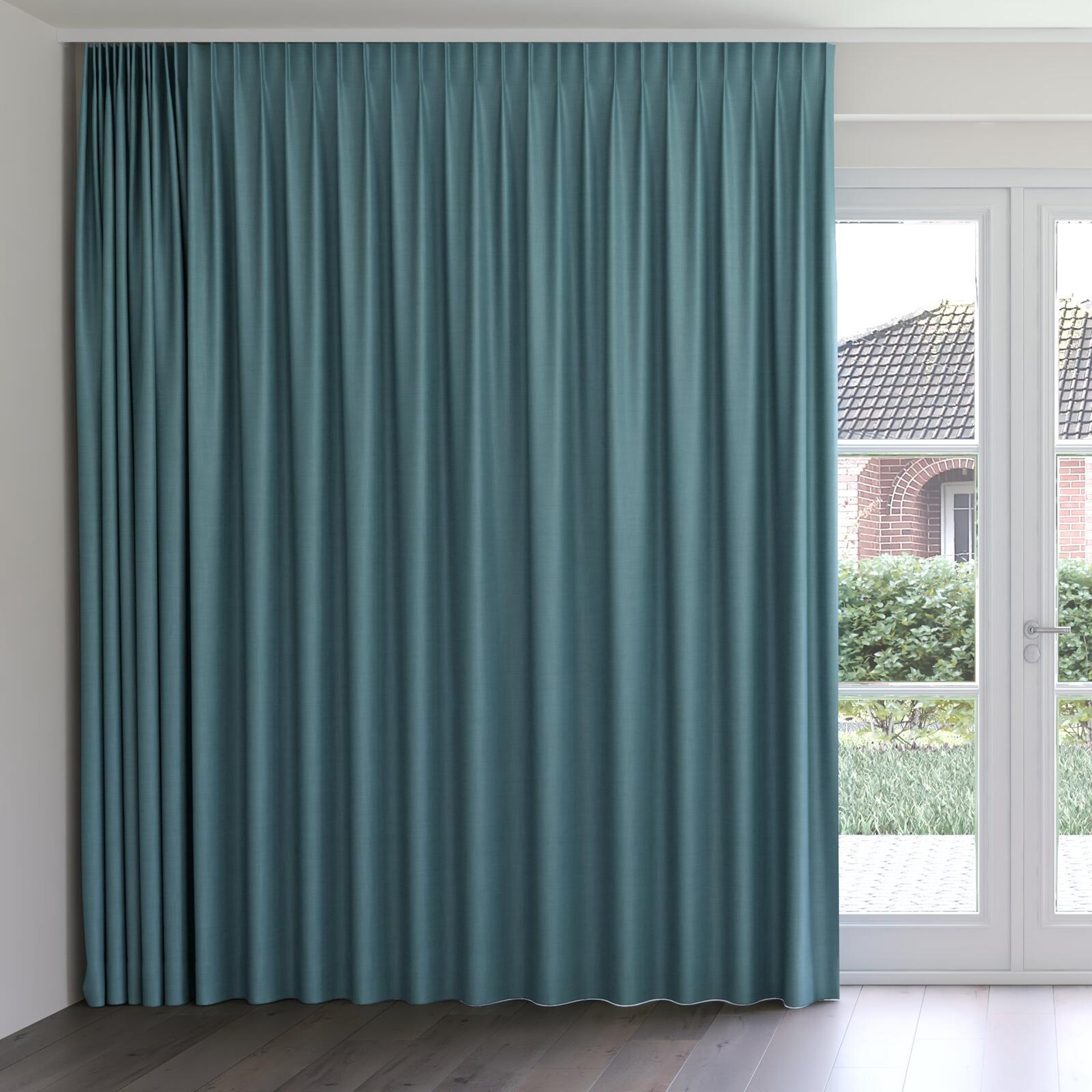 Front view of Keystone Scuba, on curtain rail