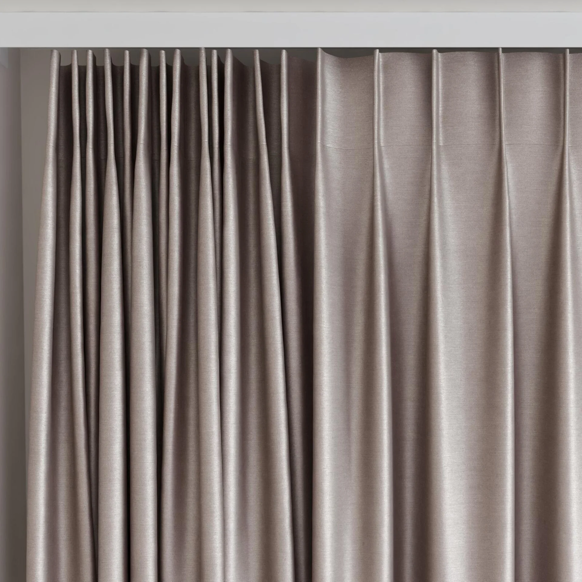 Top view of Mont Blanc Petal, on curtain rail