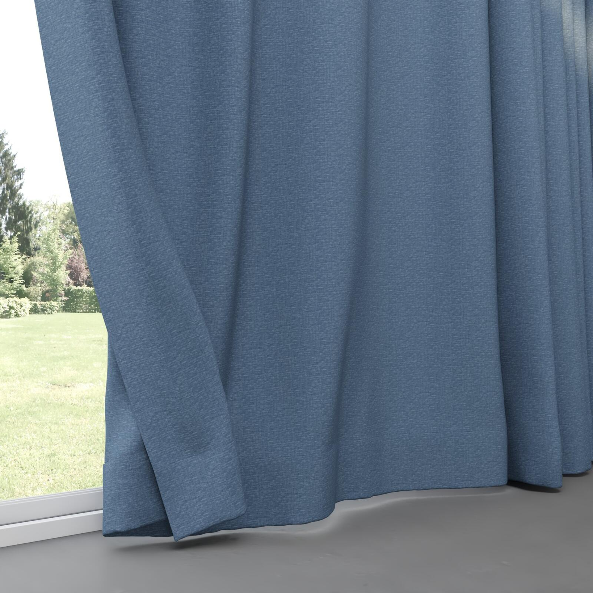 Bottom view of Coverlet Ocean, pinch pleat