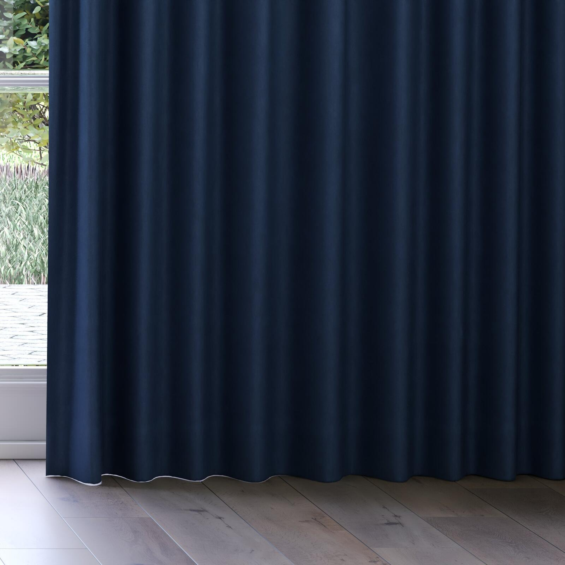 Bottom view of Lech Petrol, on curtain rail
