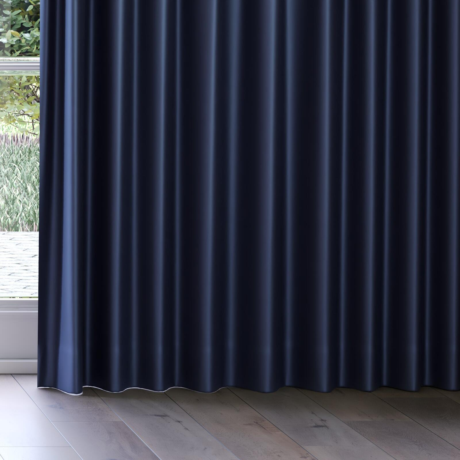 Bottom view of Moonbeam Stellar, on curtain rail