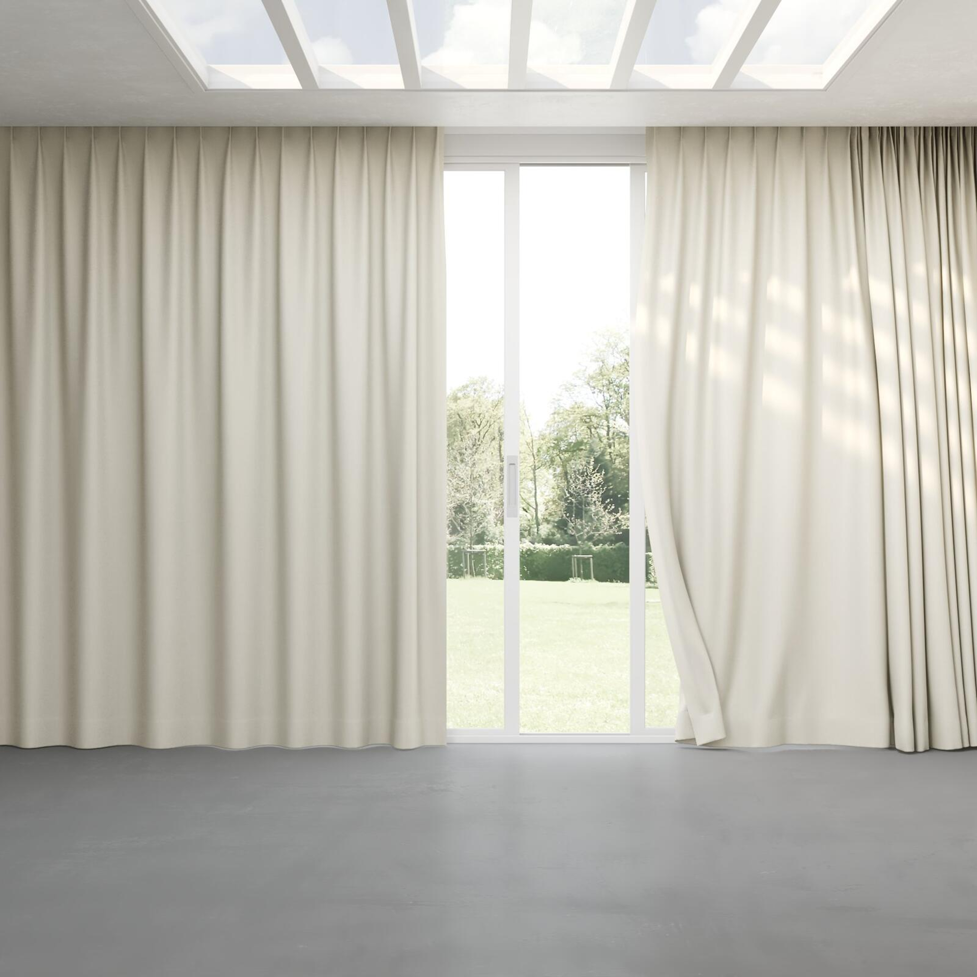 Full view of Re Delis Fresco, pinch pleat