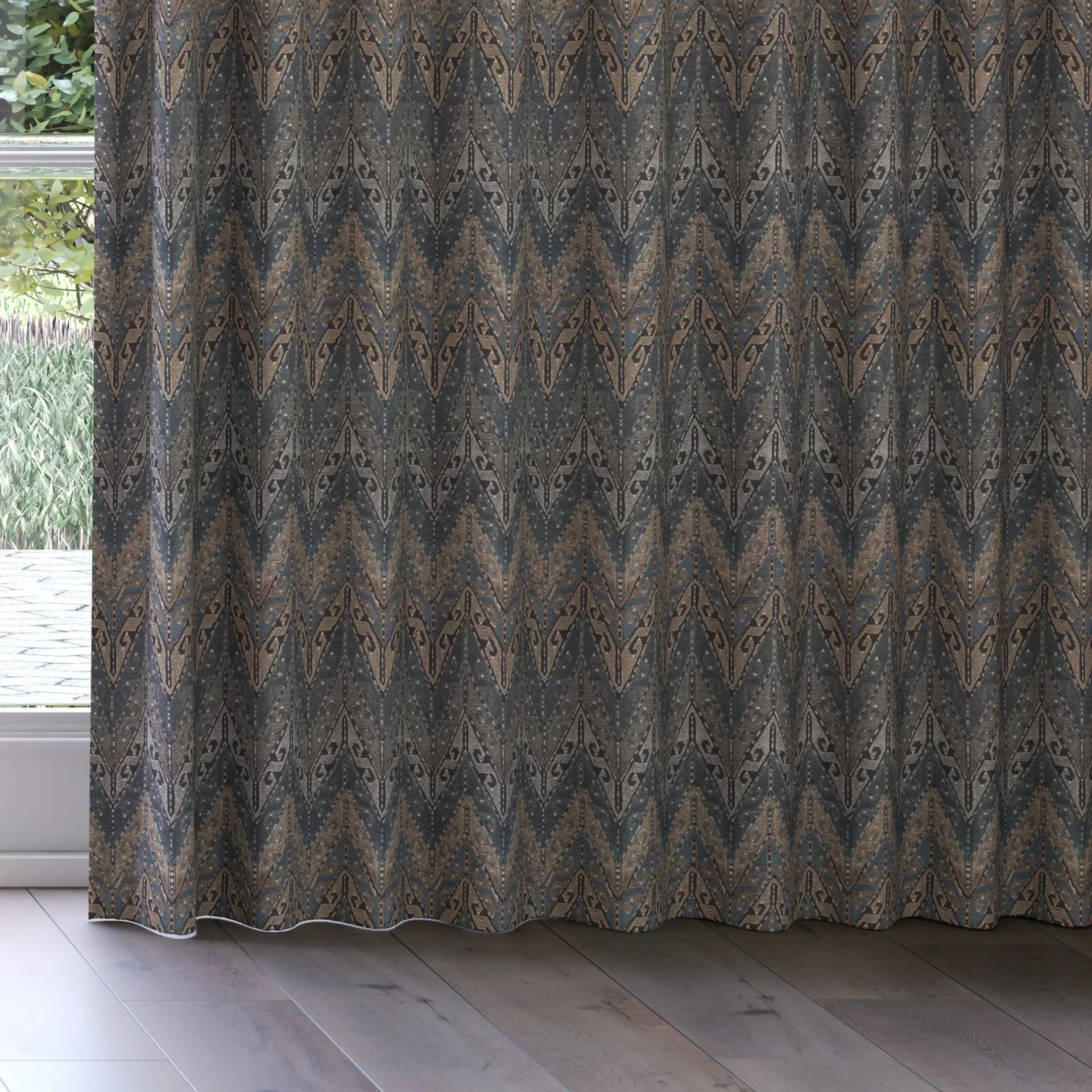 Bottom view of Lanteira Moonstone, on curtain rail