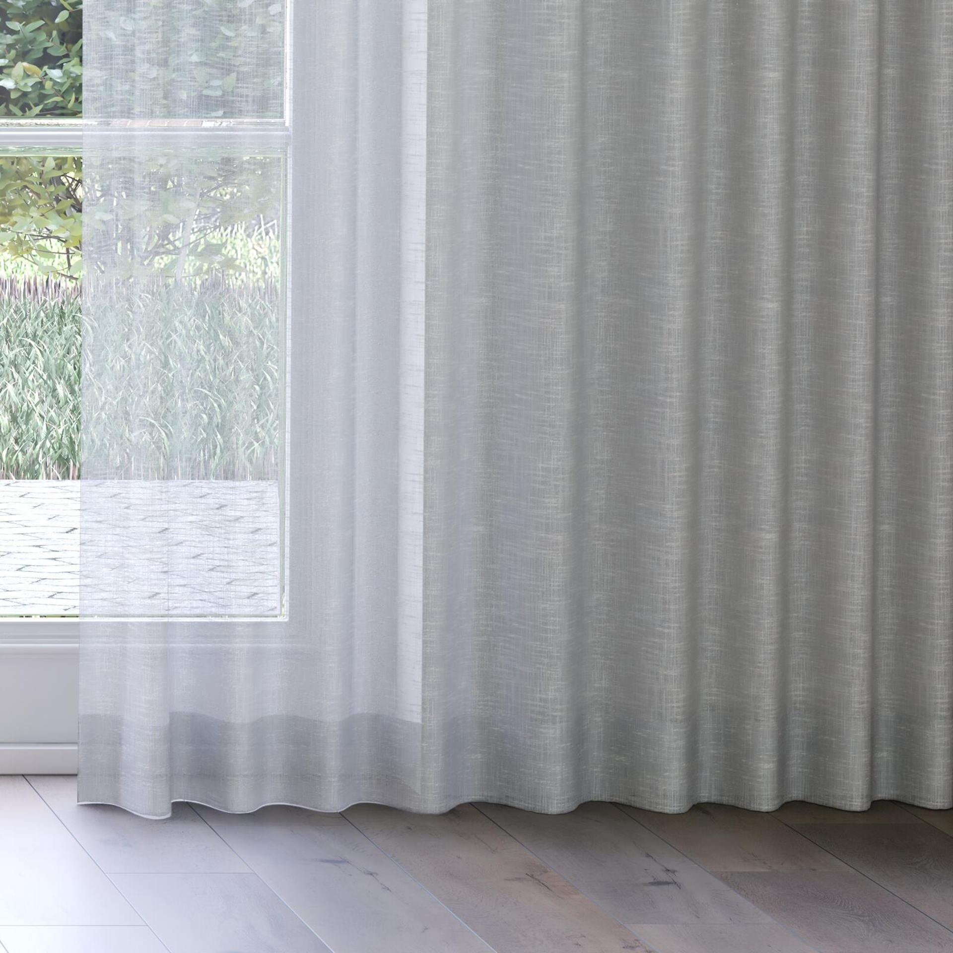 Bottom view of Savina Smoke, on curtain rail