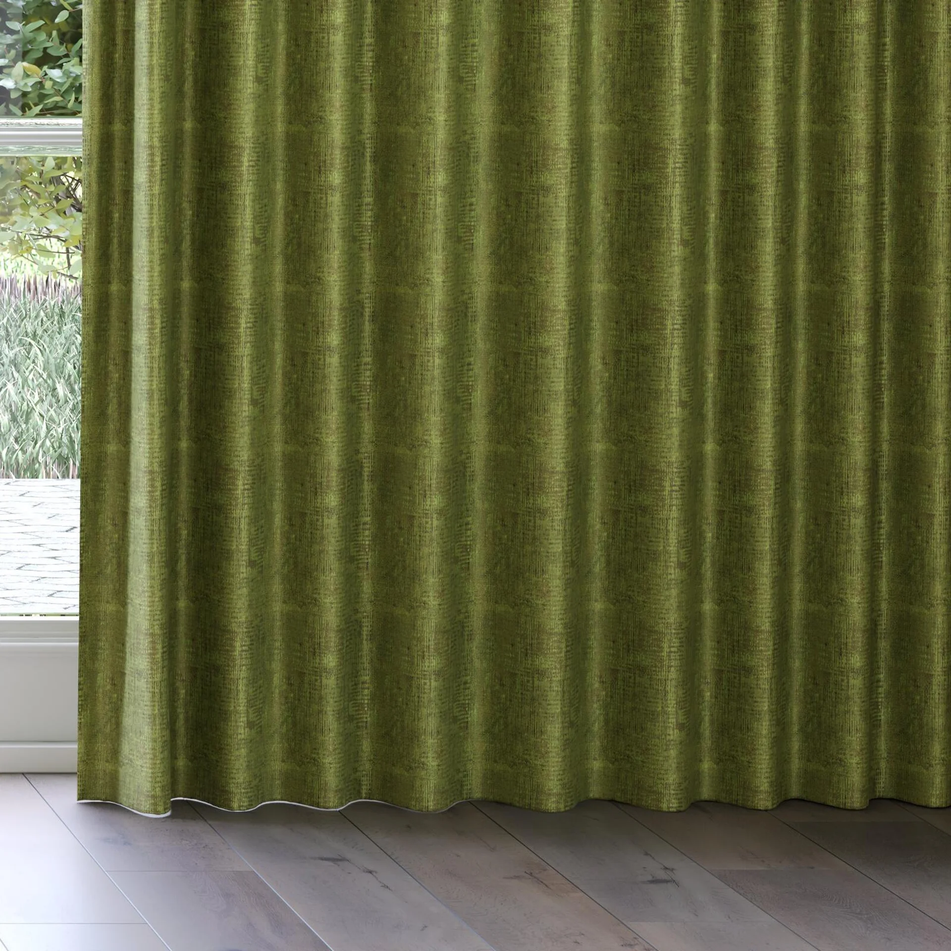 Bottom view of Gloria Oasis, on curtain rail