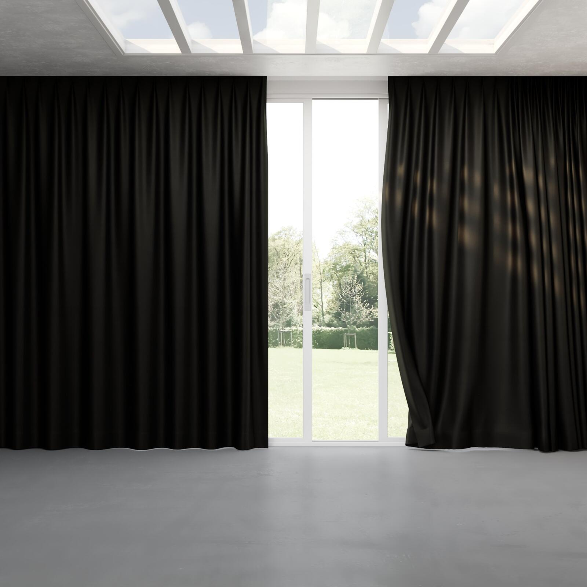 Full view of Mont Blanc Onyx, pinch pleat