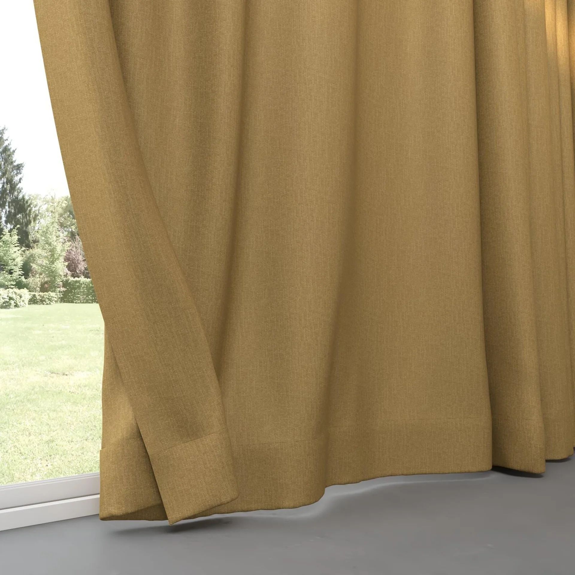 Bottom view of Excel Camel, pinch pleat