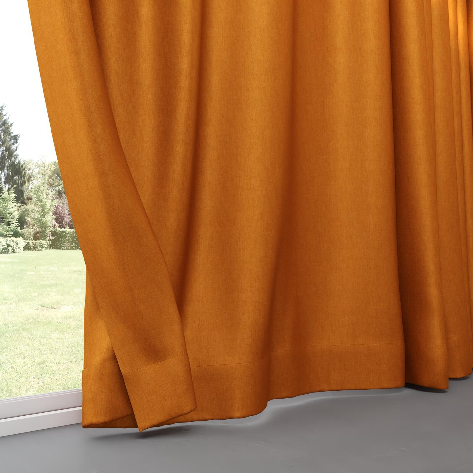 Bottom view of Matrix Mandarin, pinch pleat