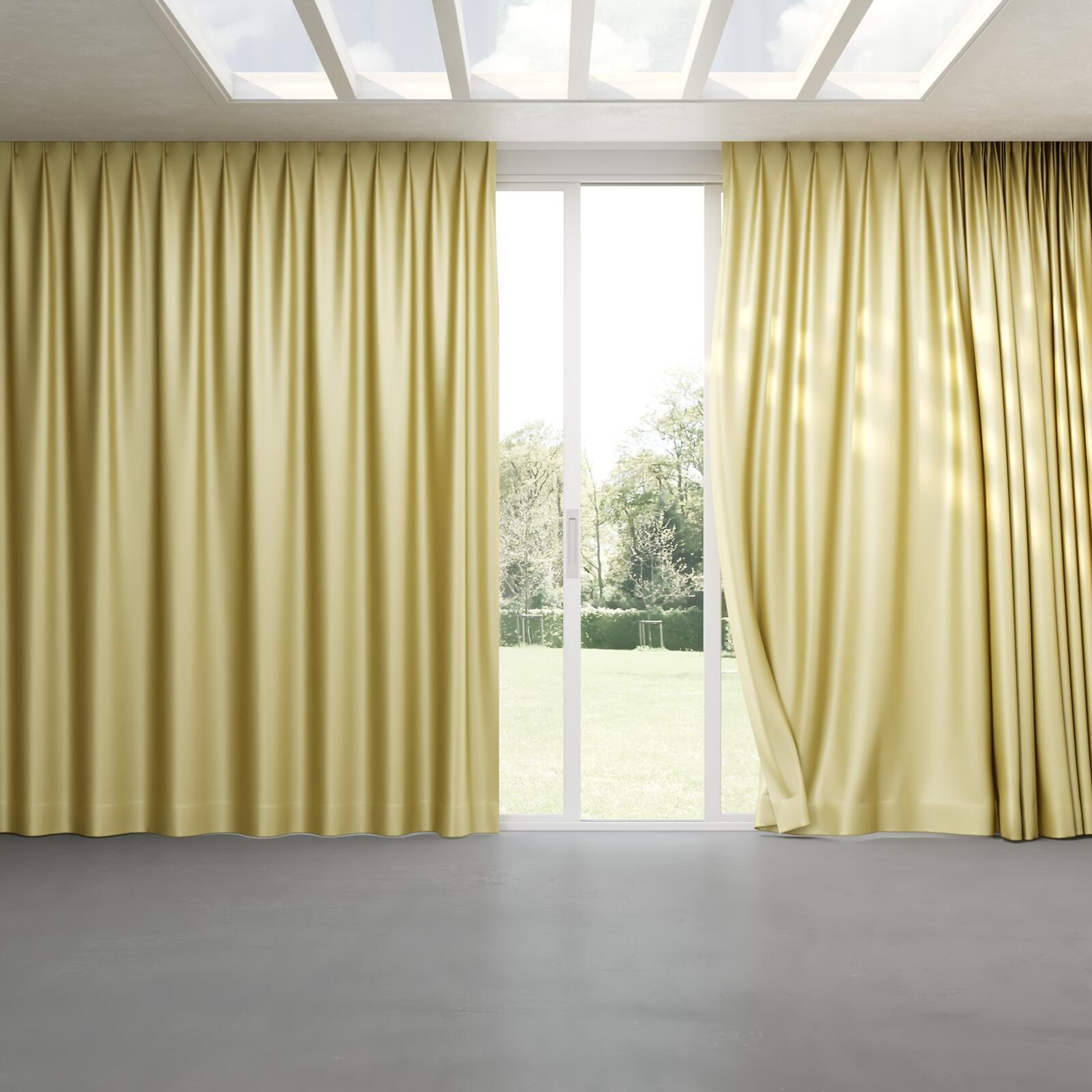 Full view of Moonbeam Straw, pinch pleat