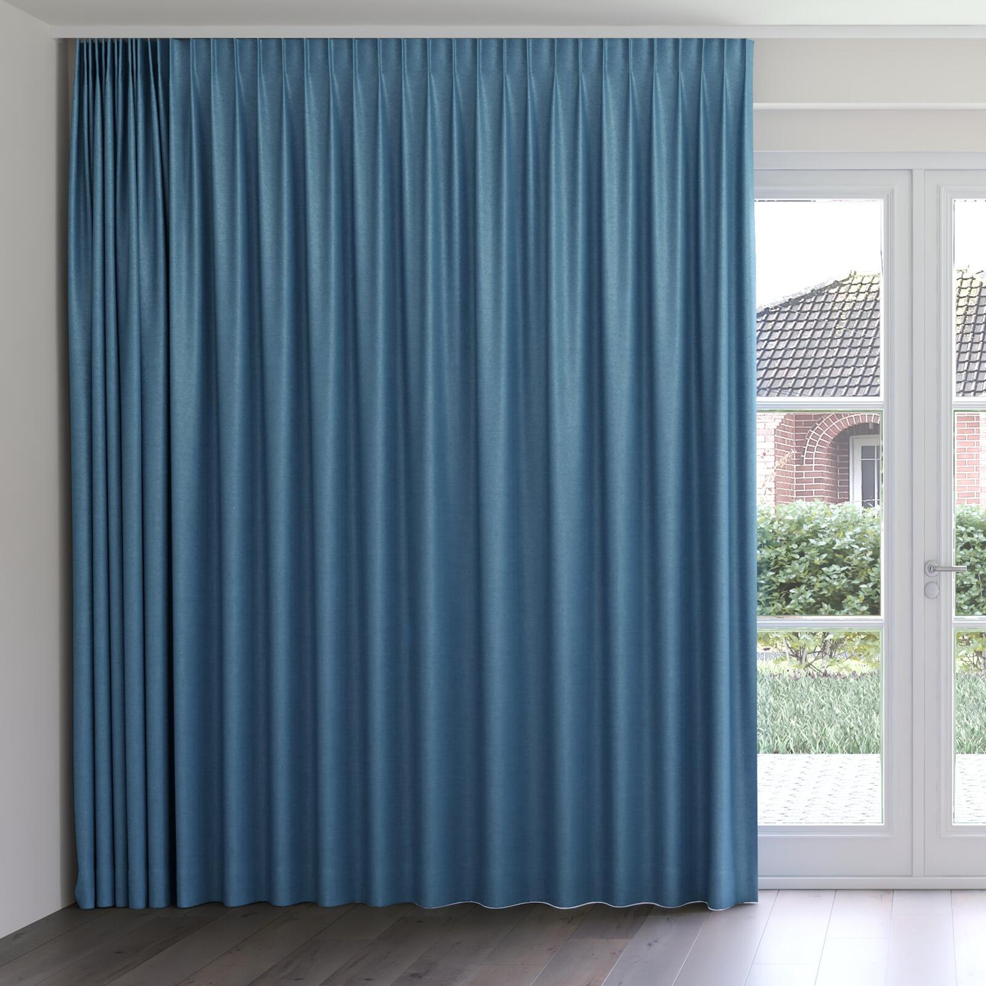 Front view of Drama Spa, on curtain rail