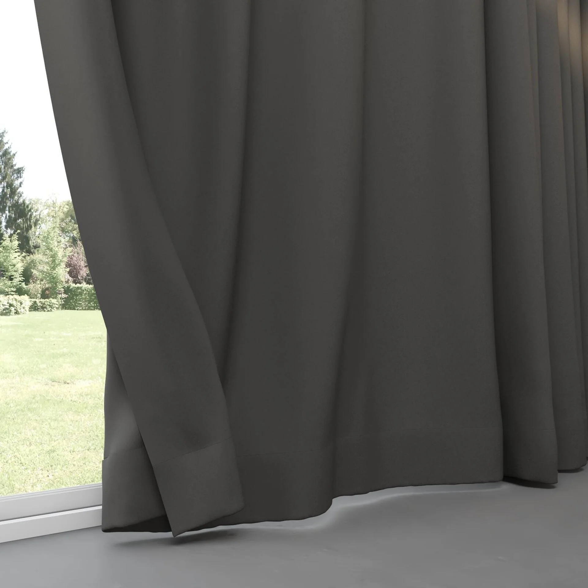 Bottom view of Quantum FR Onyx, pinch pleat