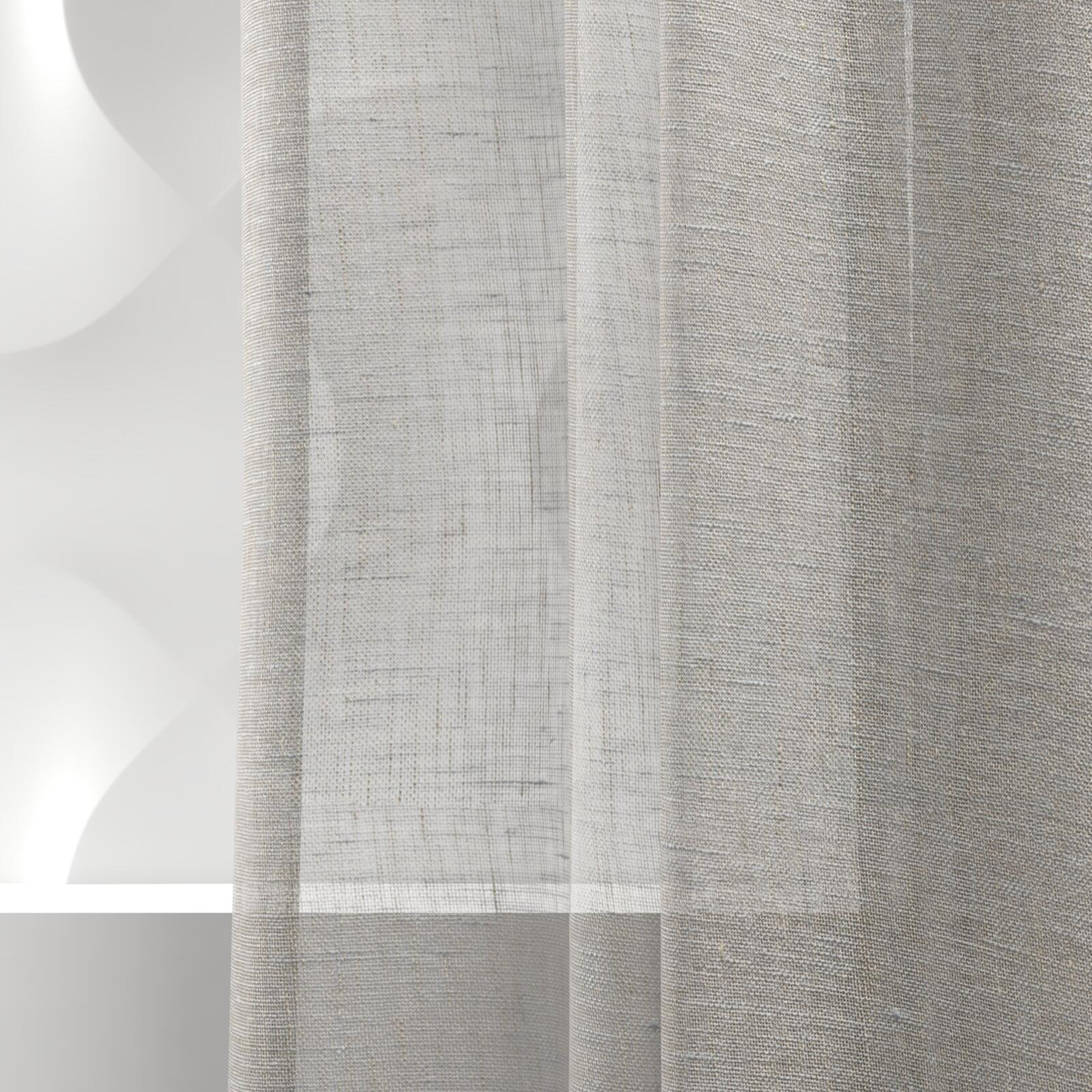 Detailed view of Pure Linen Feather