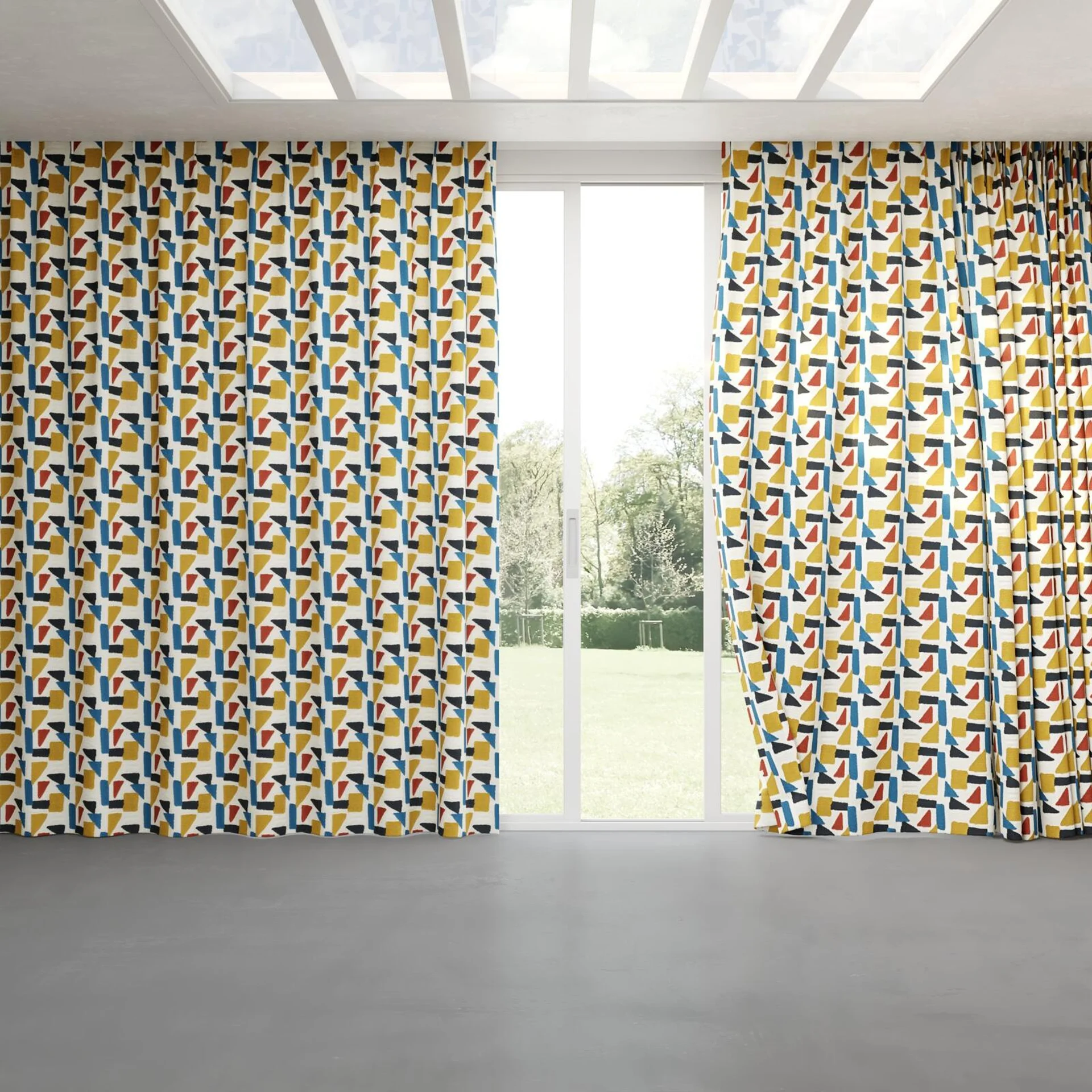 Full view of Roundup Mosaic, pinch pleat