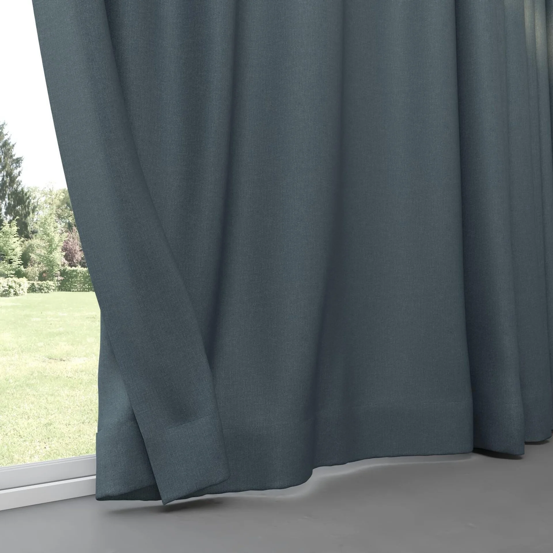 Bottom view of Excel Spruce, pinch pleat