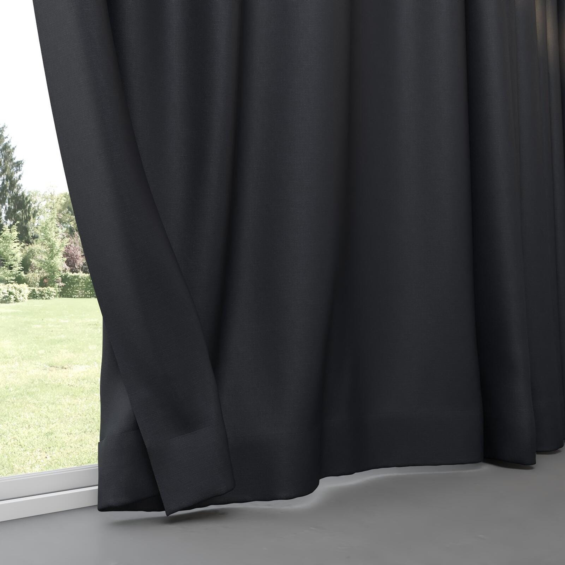 Bottom view of Soho Shadow, pinch pleat