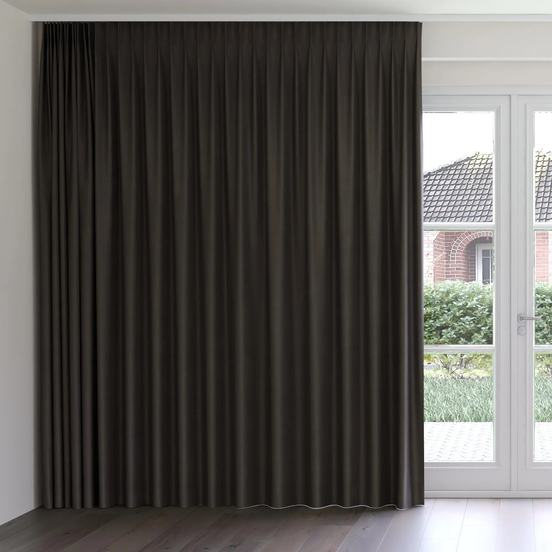 Front view of Lech Brownie, on curtain rail