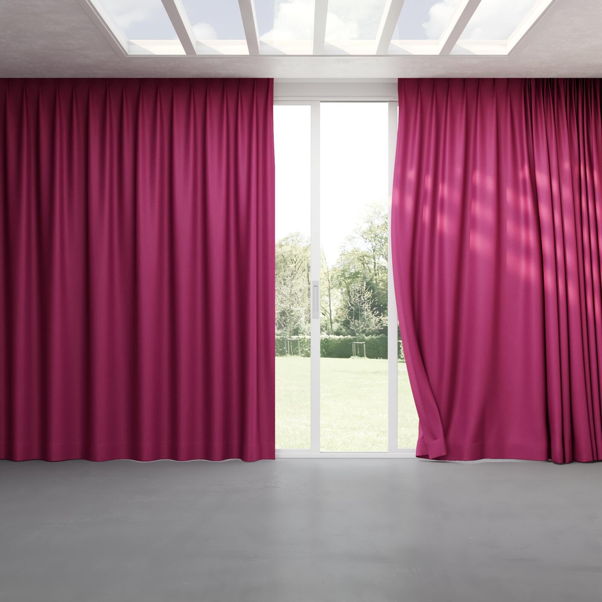Full view of Woolly/Woolen Beetroot, pinch pleat