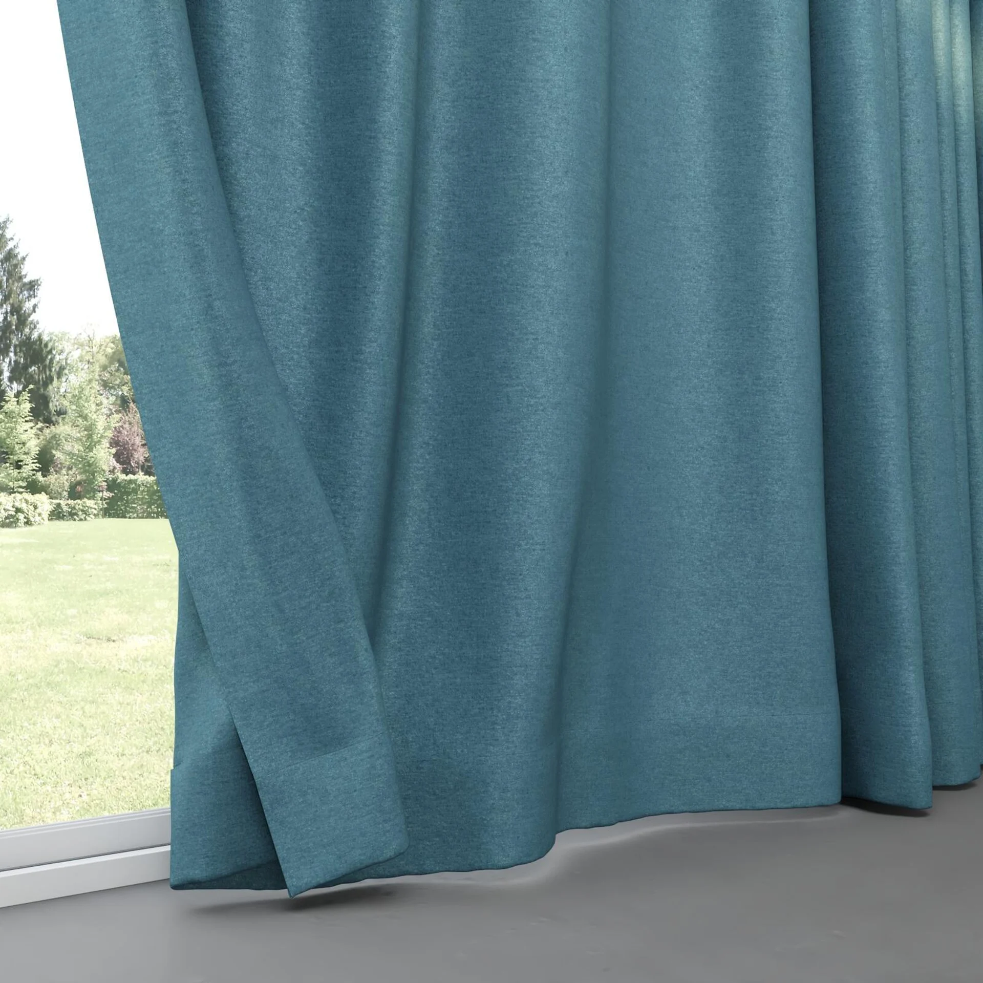 Bottom view of Drama Scuba, pinch pleat