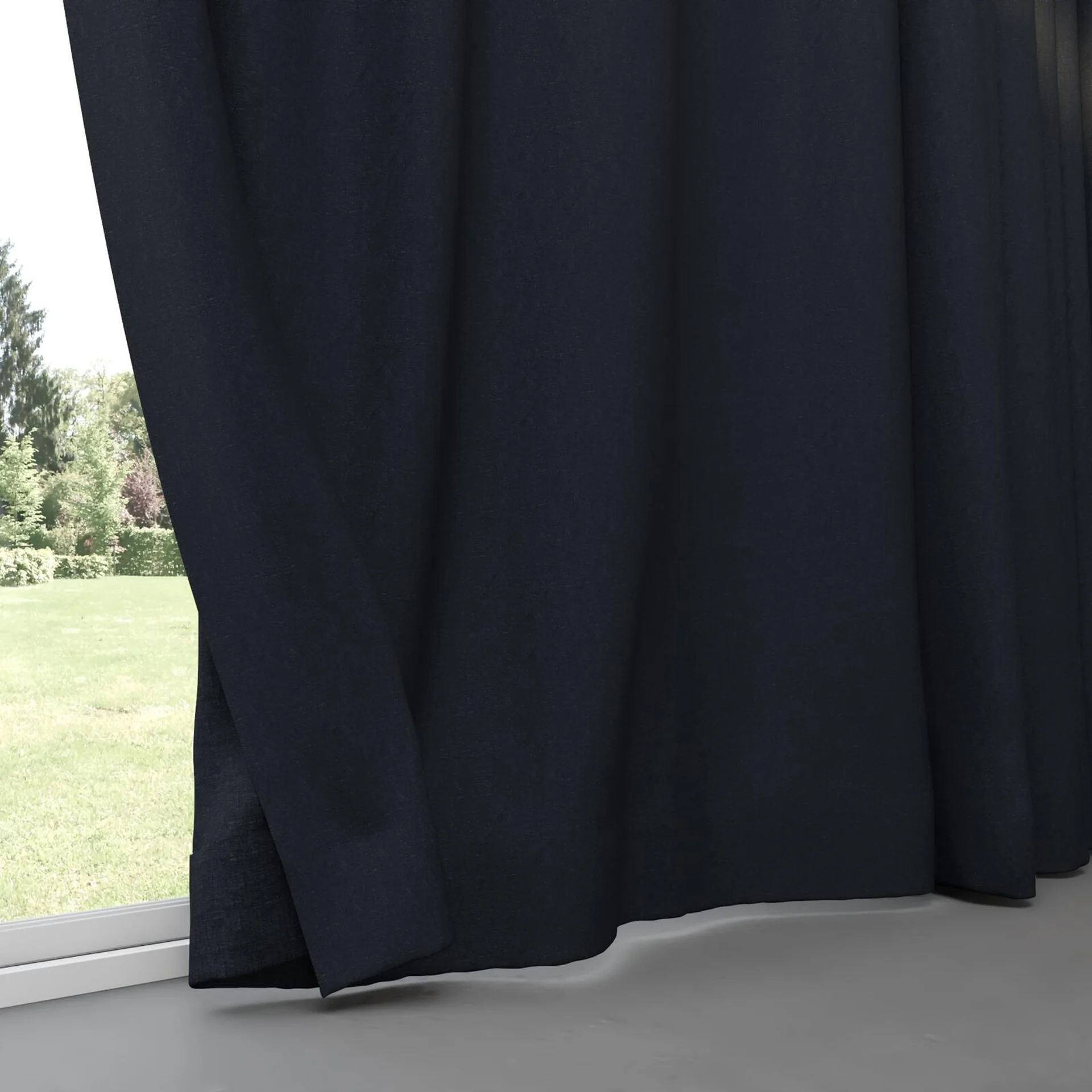 Bottom view of Coverlet Night, pinch pleat