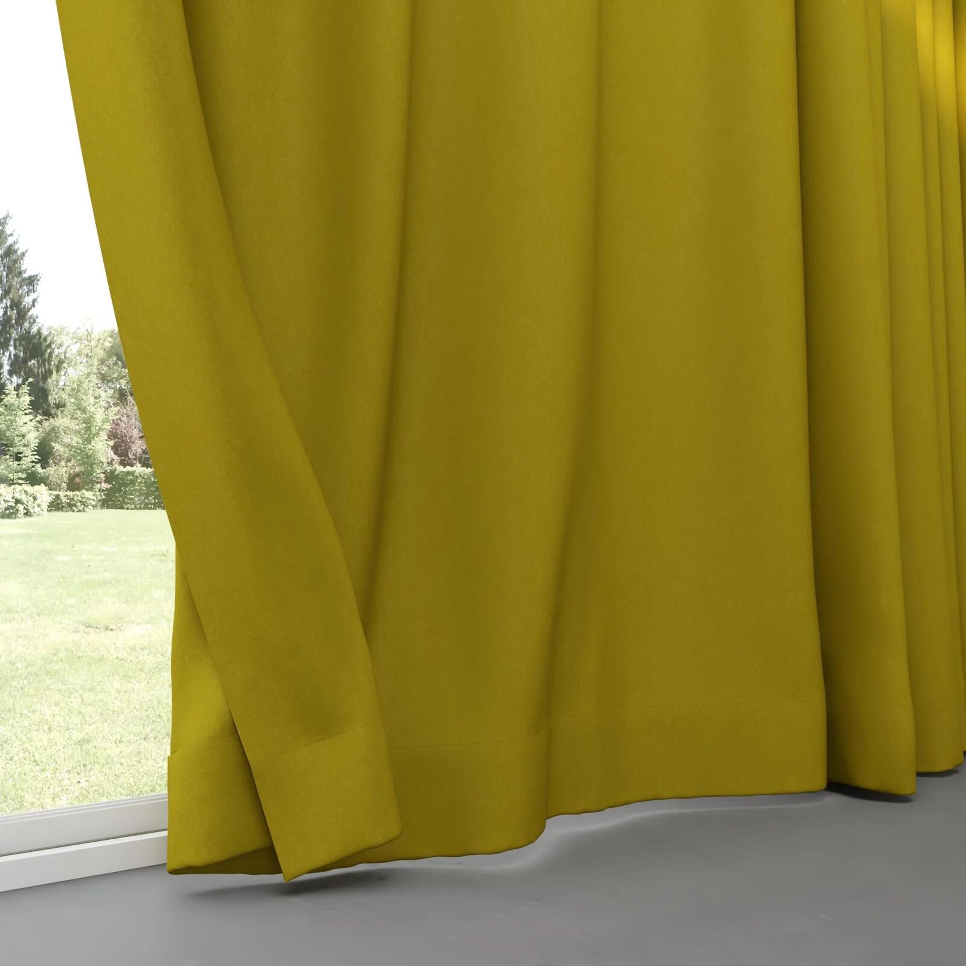Bottom view of Luxo Moss, pinch pleat