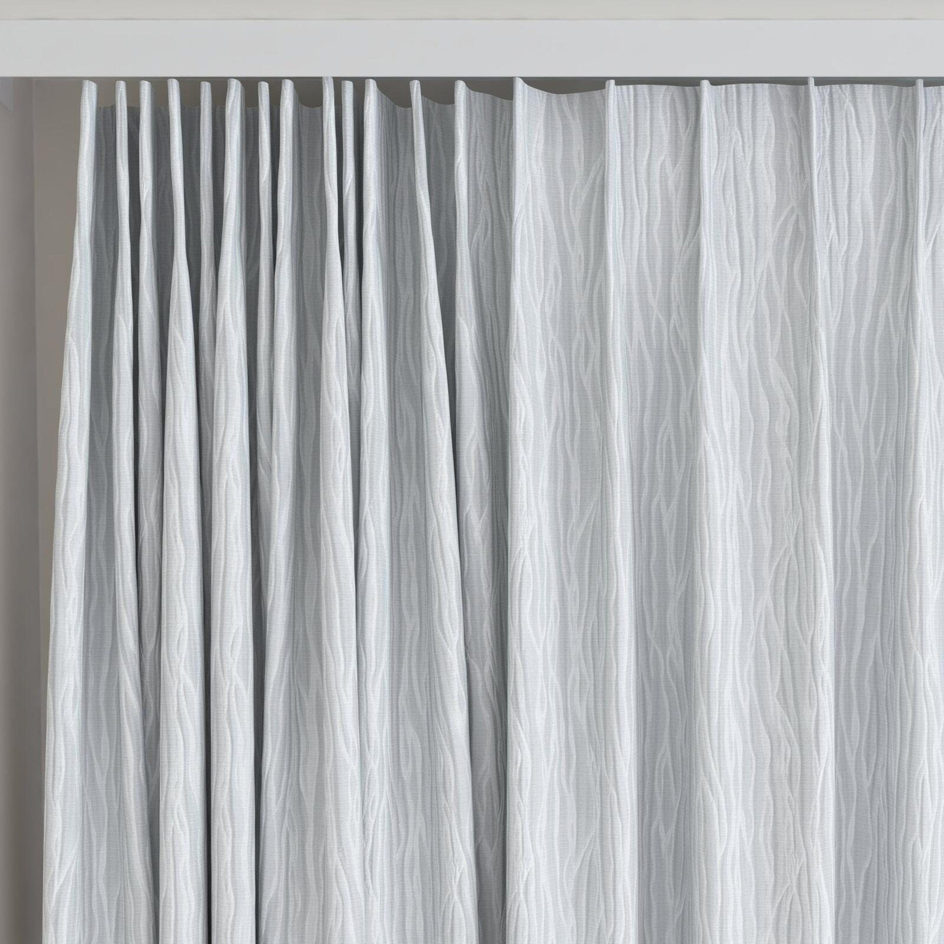 Top view of Sandrift Ice, on curtain rail