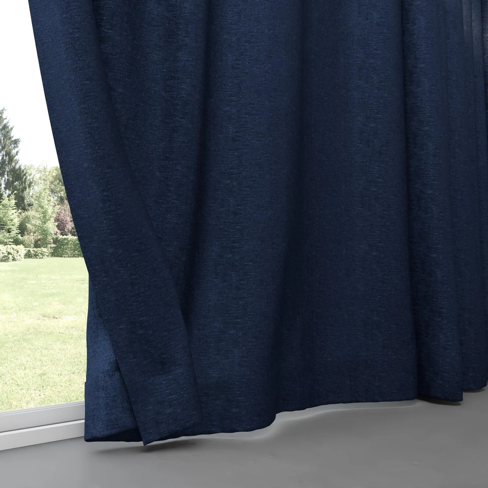Bottom view of Monsieur Ocean, pinch pleat