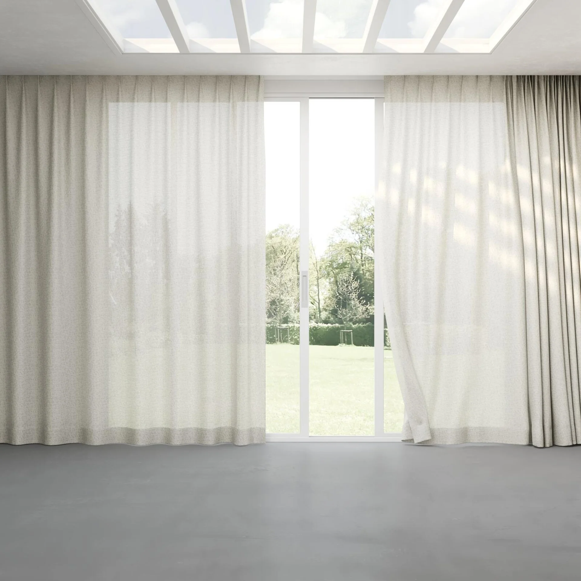 Full view of Metallique Diamond, pinch pleat
