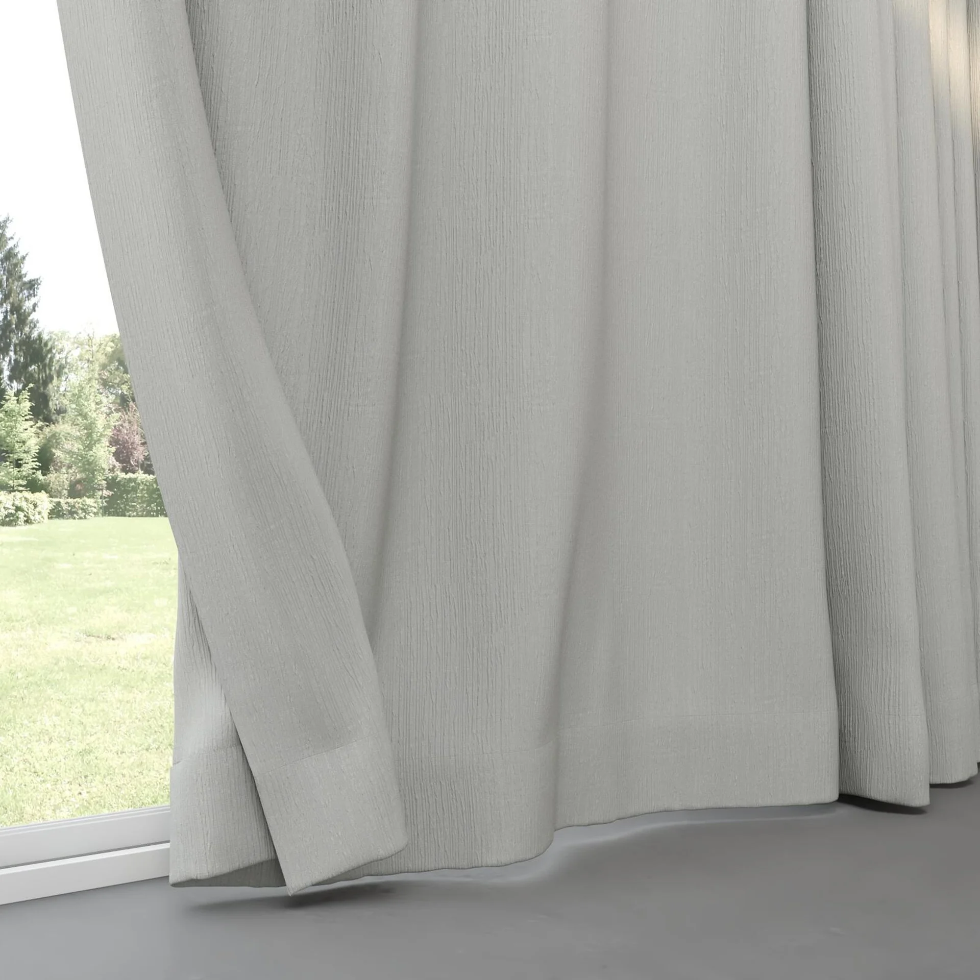 Bottom view of Northstar Silver, pinch pleat