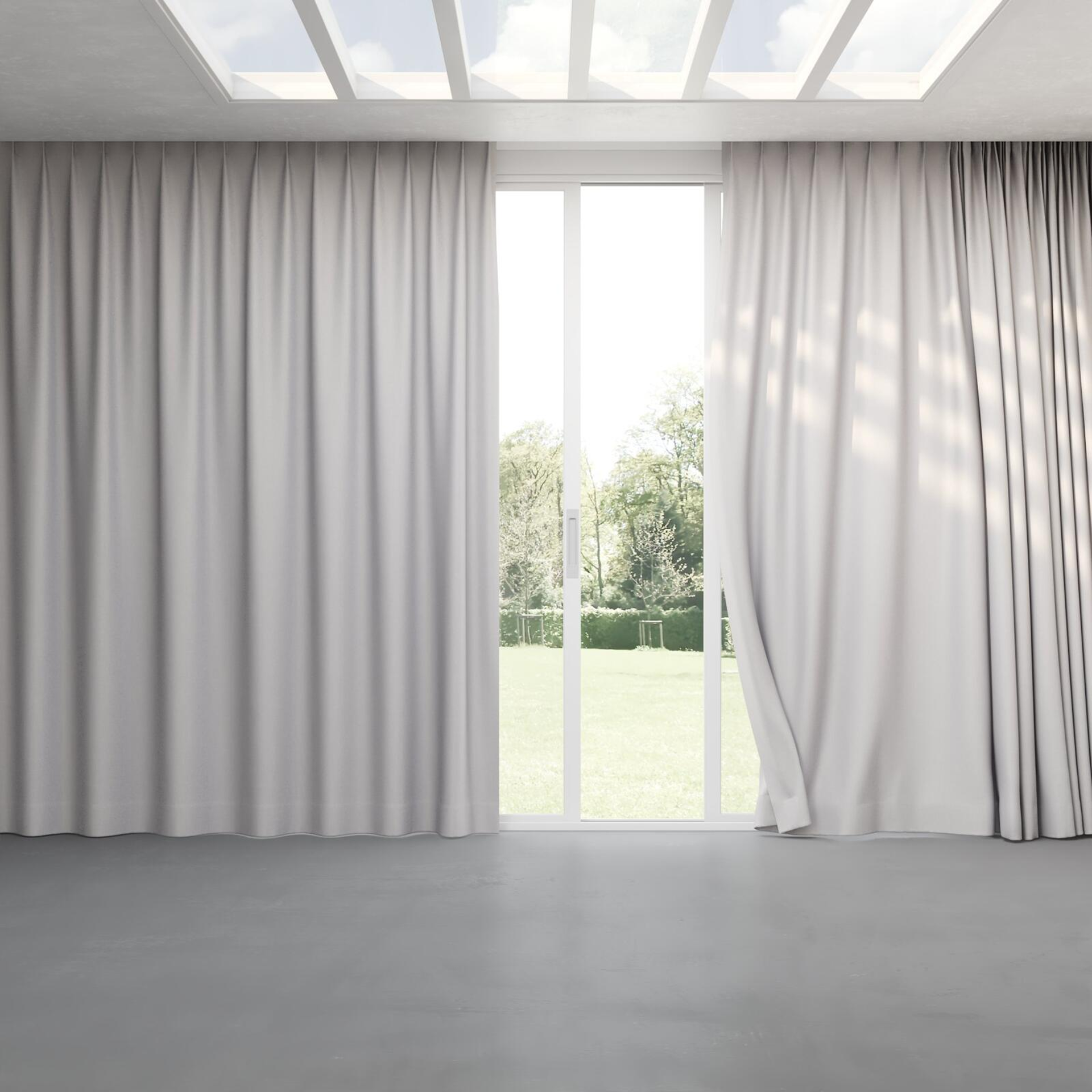Full view of Re Delis Silver, pinch pleat