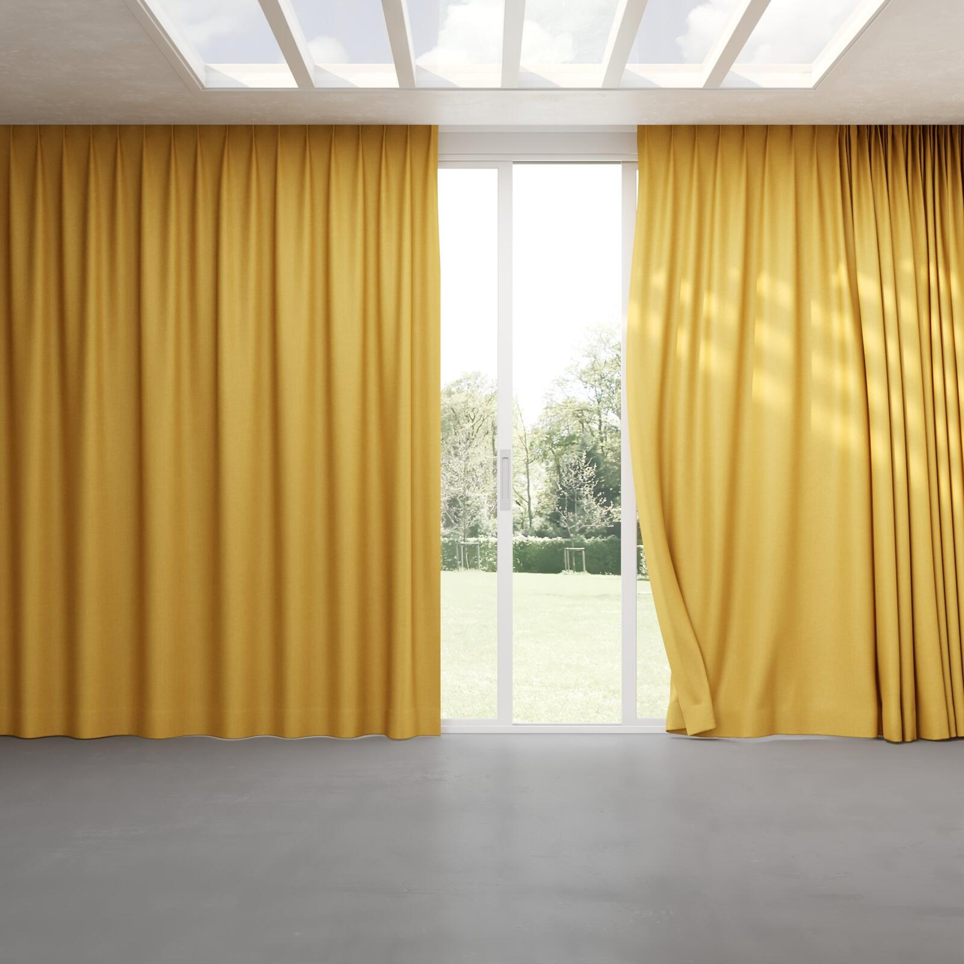 Full view of Cushy Honey, pinch pleat