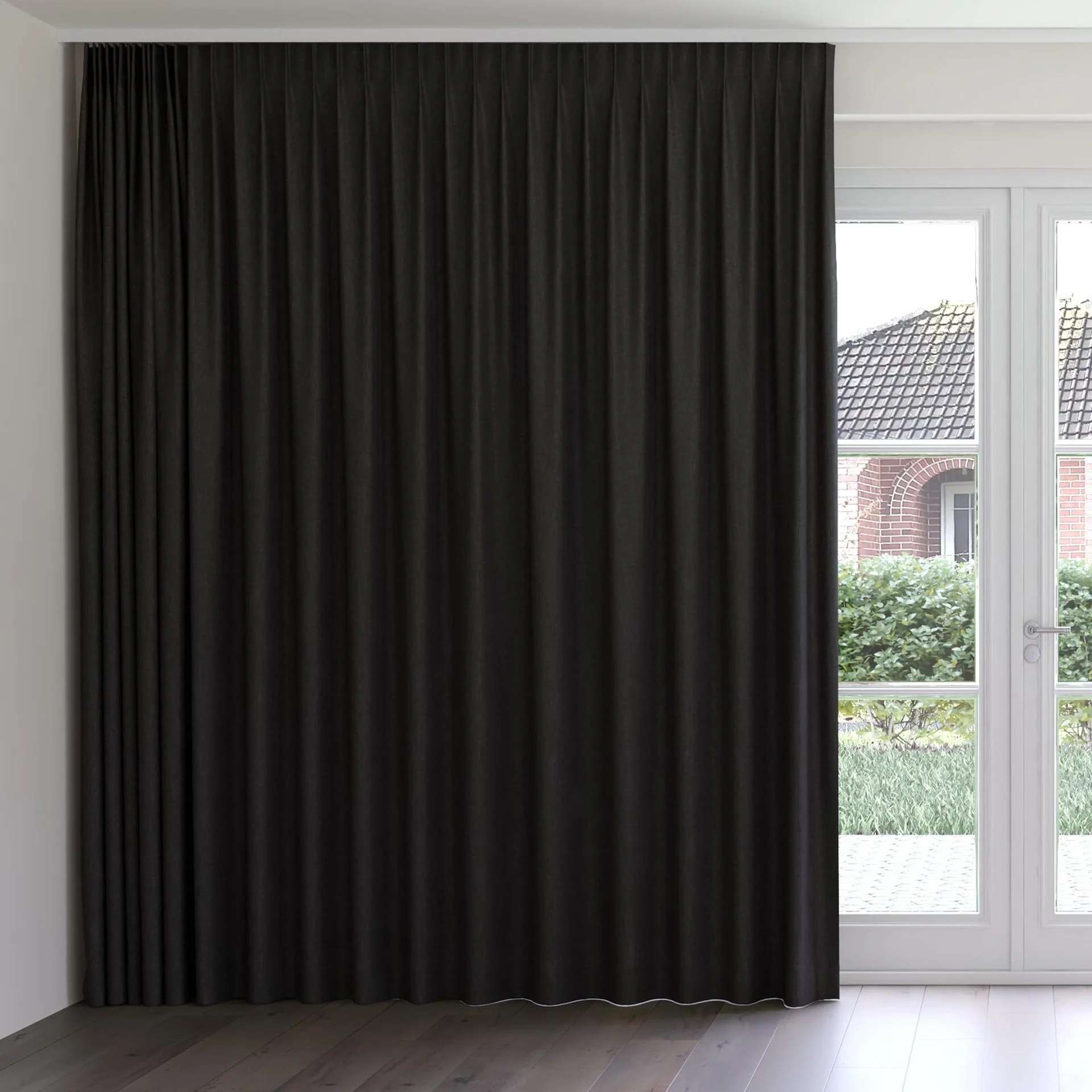 Front view of Perfecto Onyx, on curtain rail