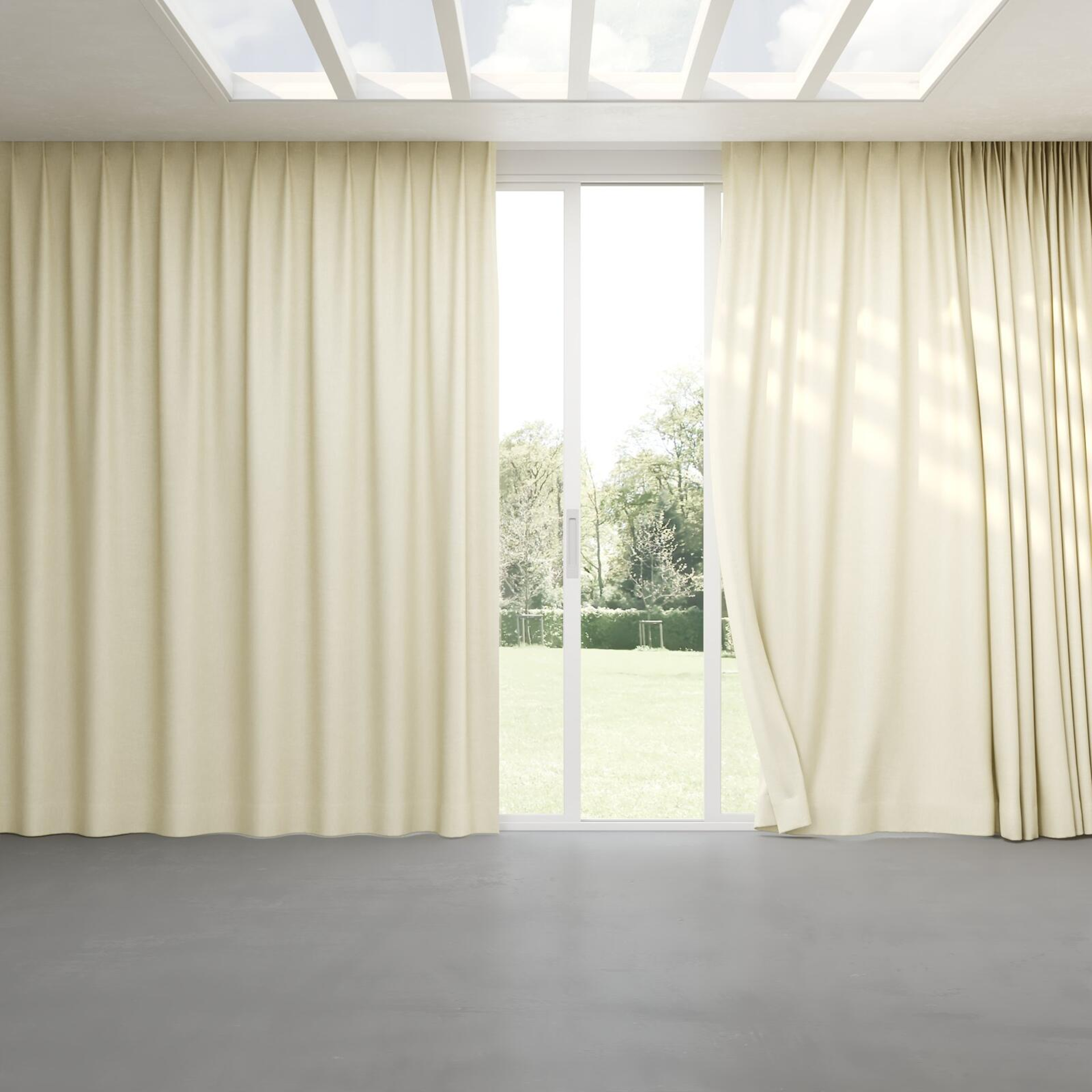 Full view of Bronco Parchment, pinch pleat