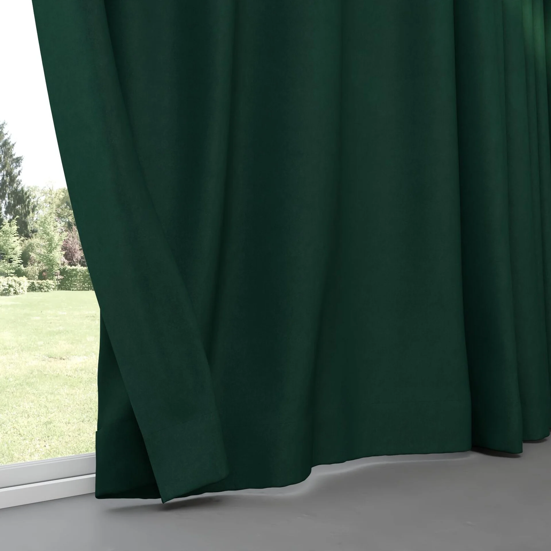 Bottom view of Lech Hunter, pinch pleat