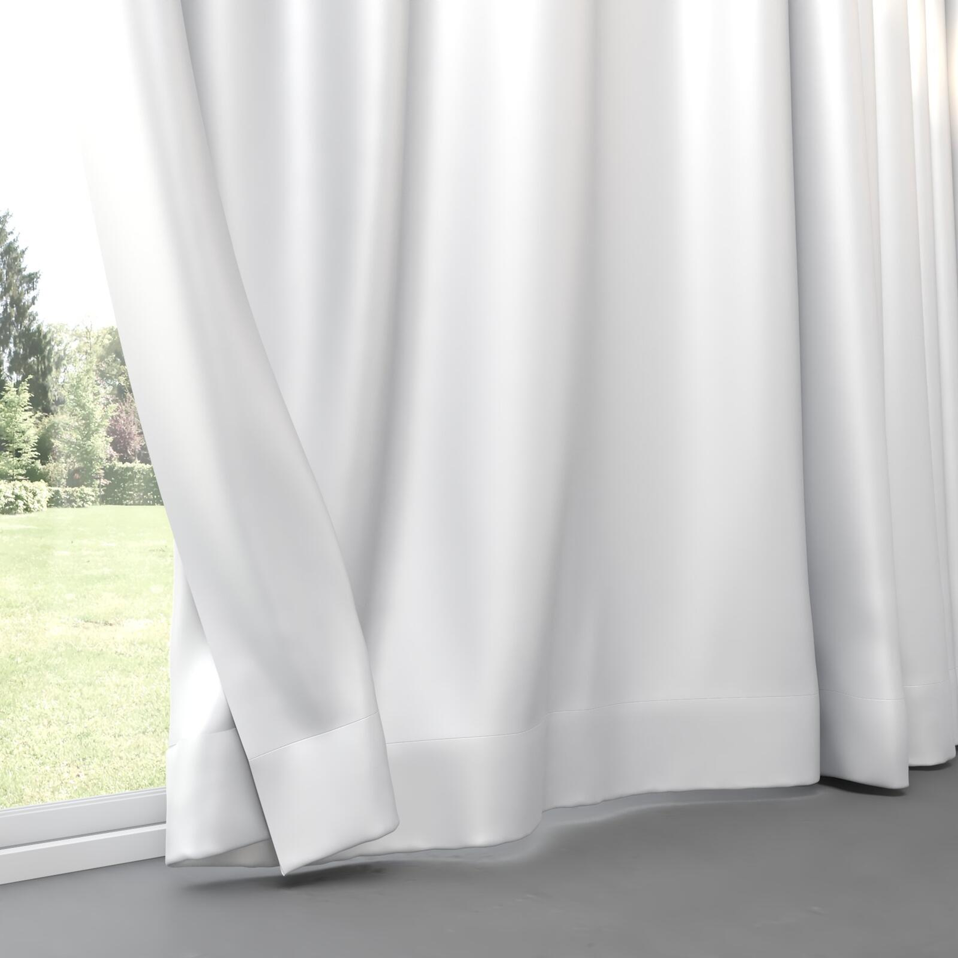 Bottom view of Moonbeam Snow, pinch pleat