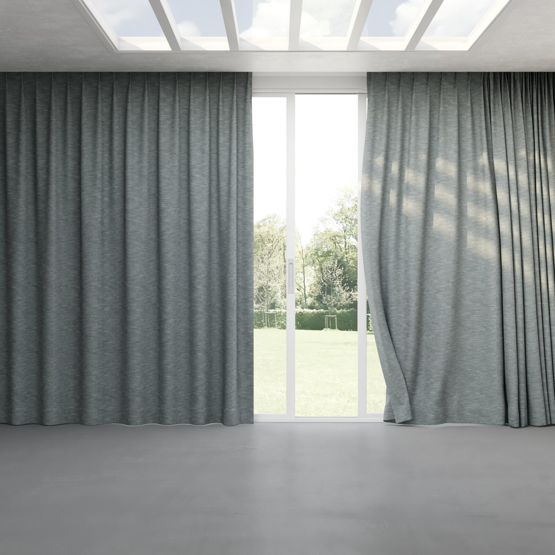 Full view of Venus Mist, pinch pleat