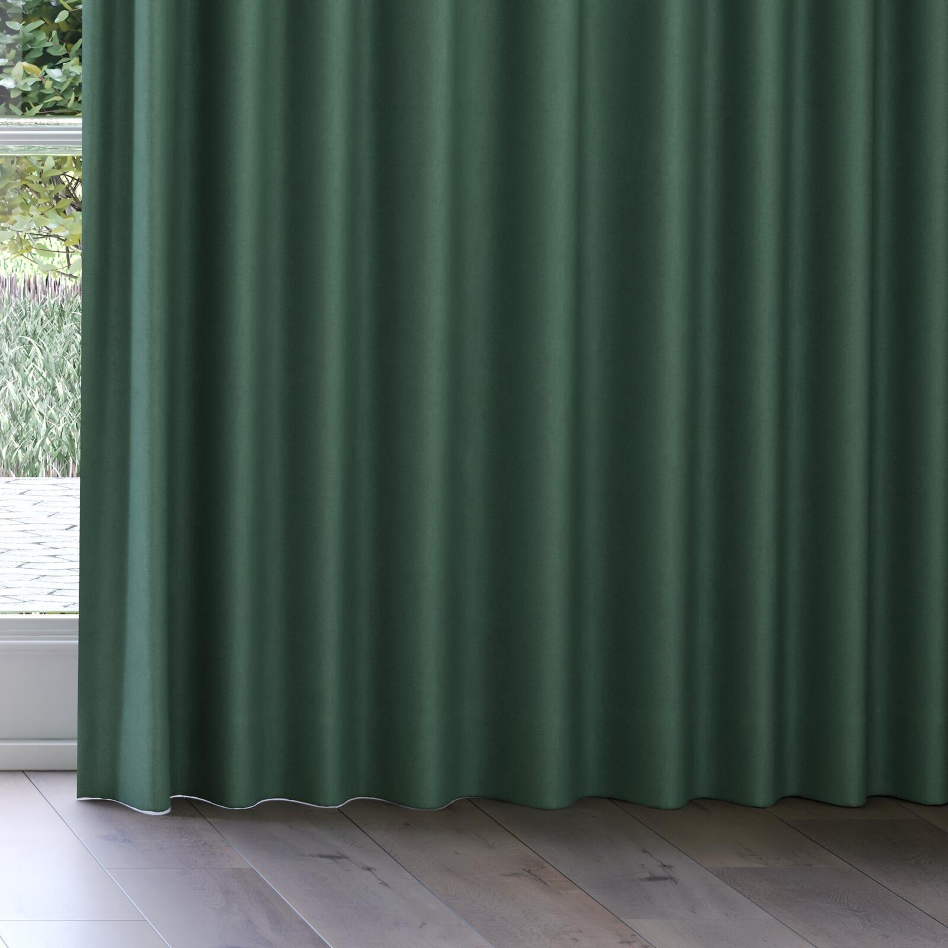 Bottom view of Peak Bermuda, on curtain rail
