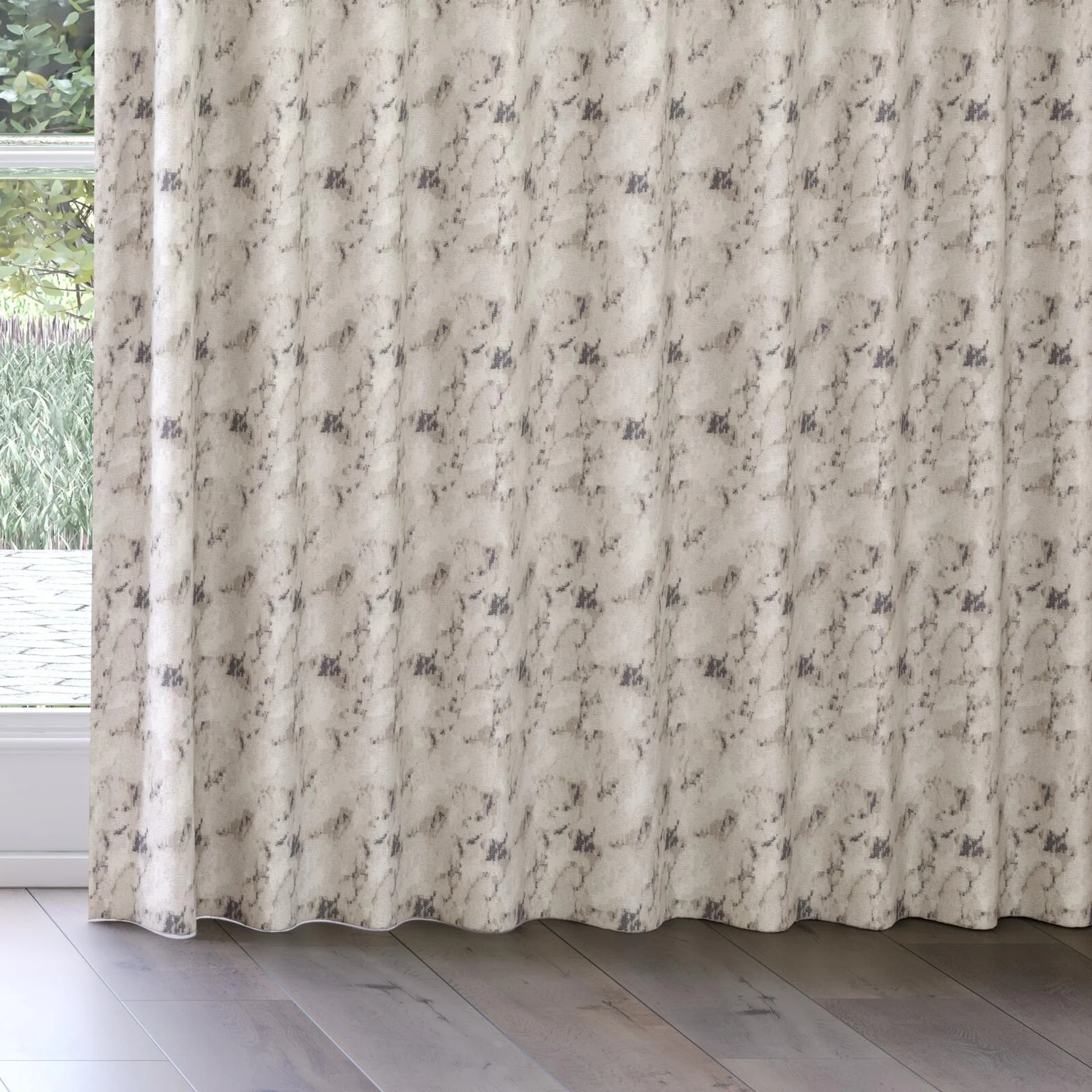 Bottom view of Lipova Fog, on curtain rail