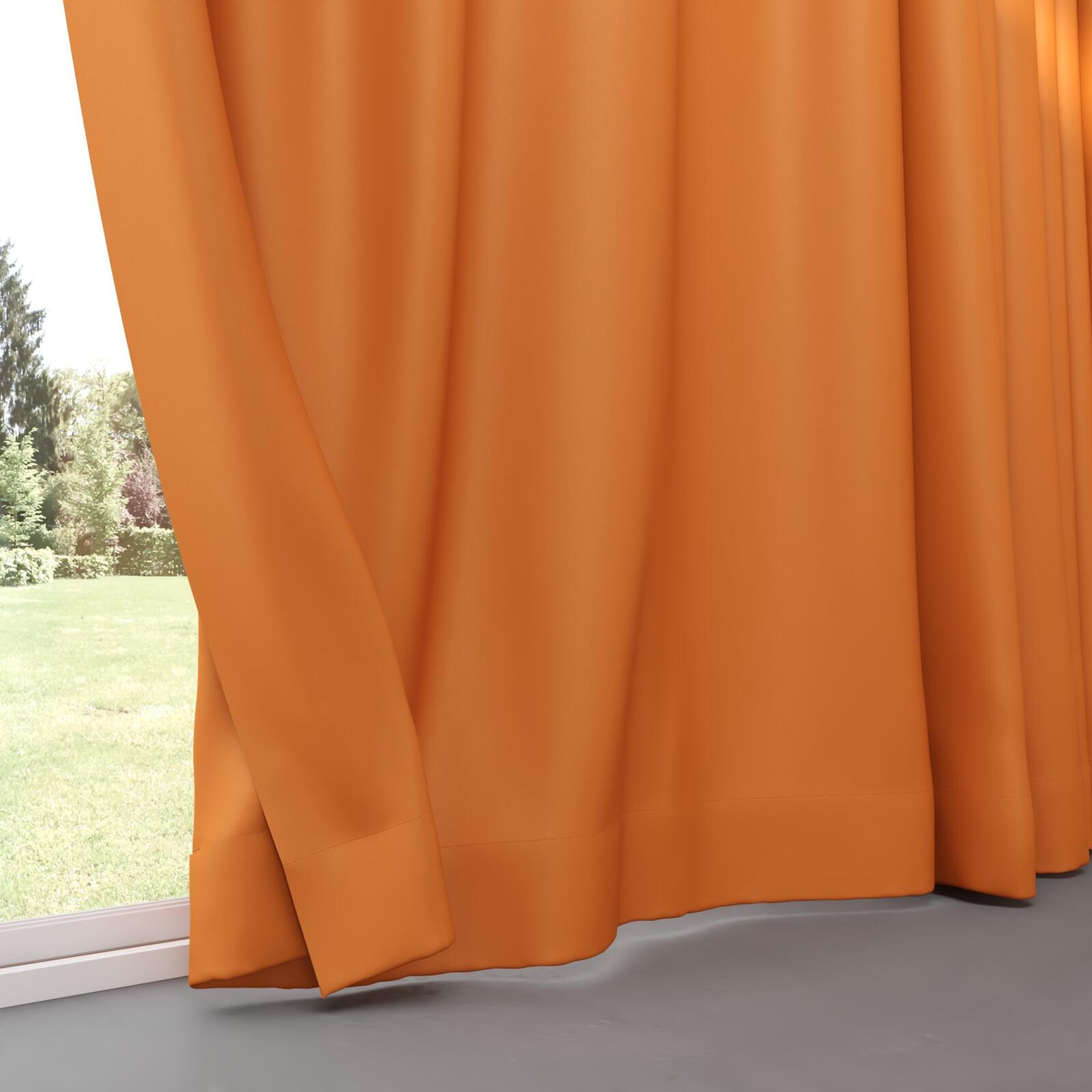 Bottom view of Blockbuster Mandarin, pinch pleat