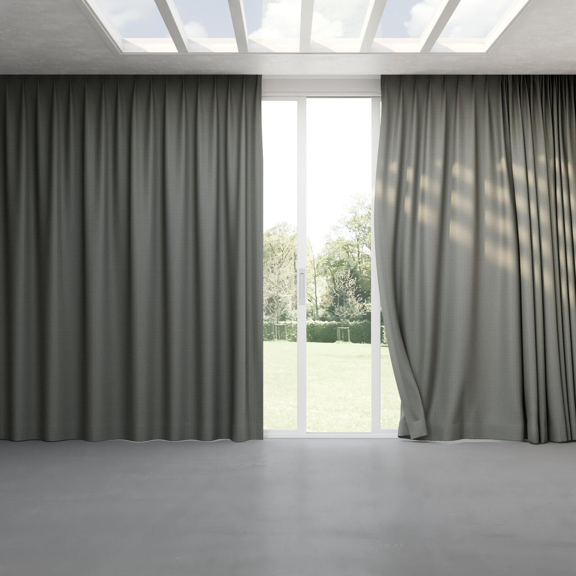 Full view of Trailblazer Horizon, pinch pleat