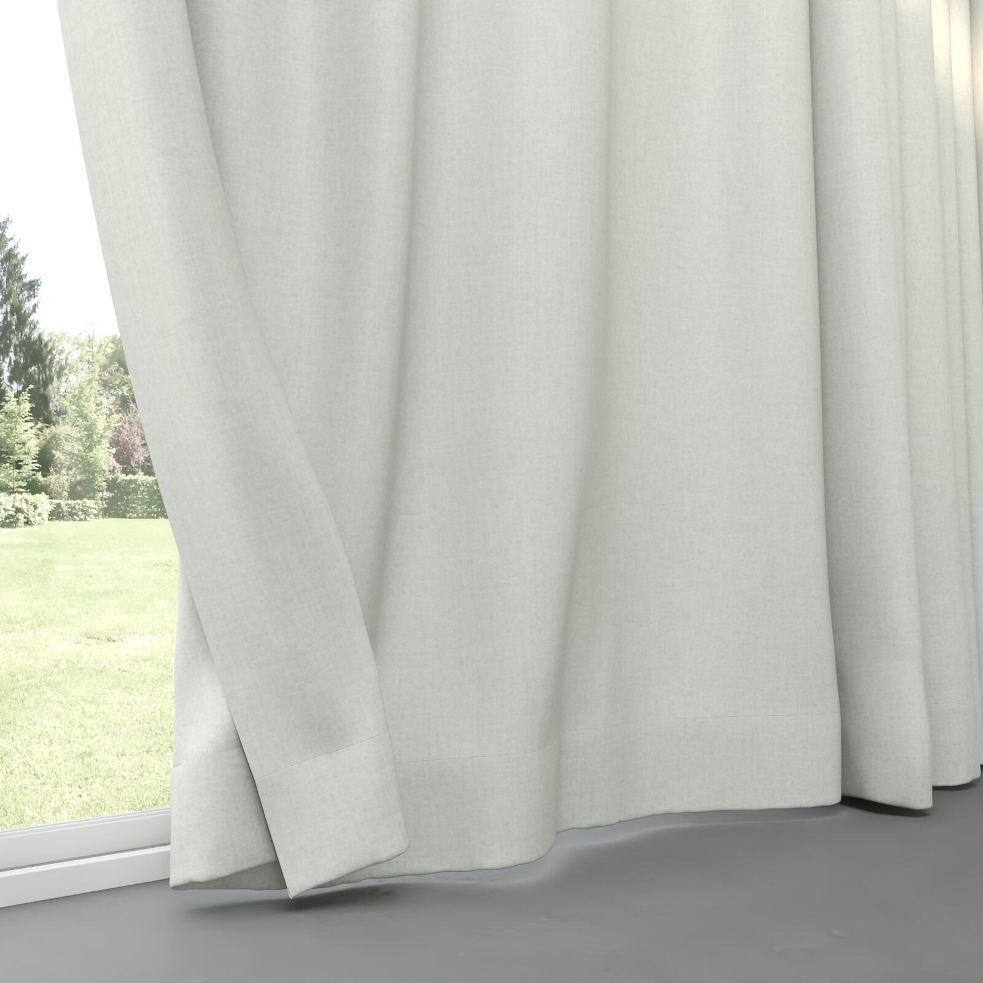 Bottom view of Cushy Silver, pinch pleat