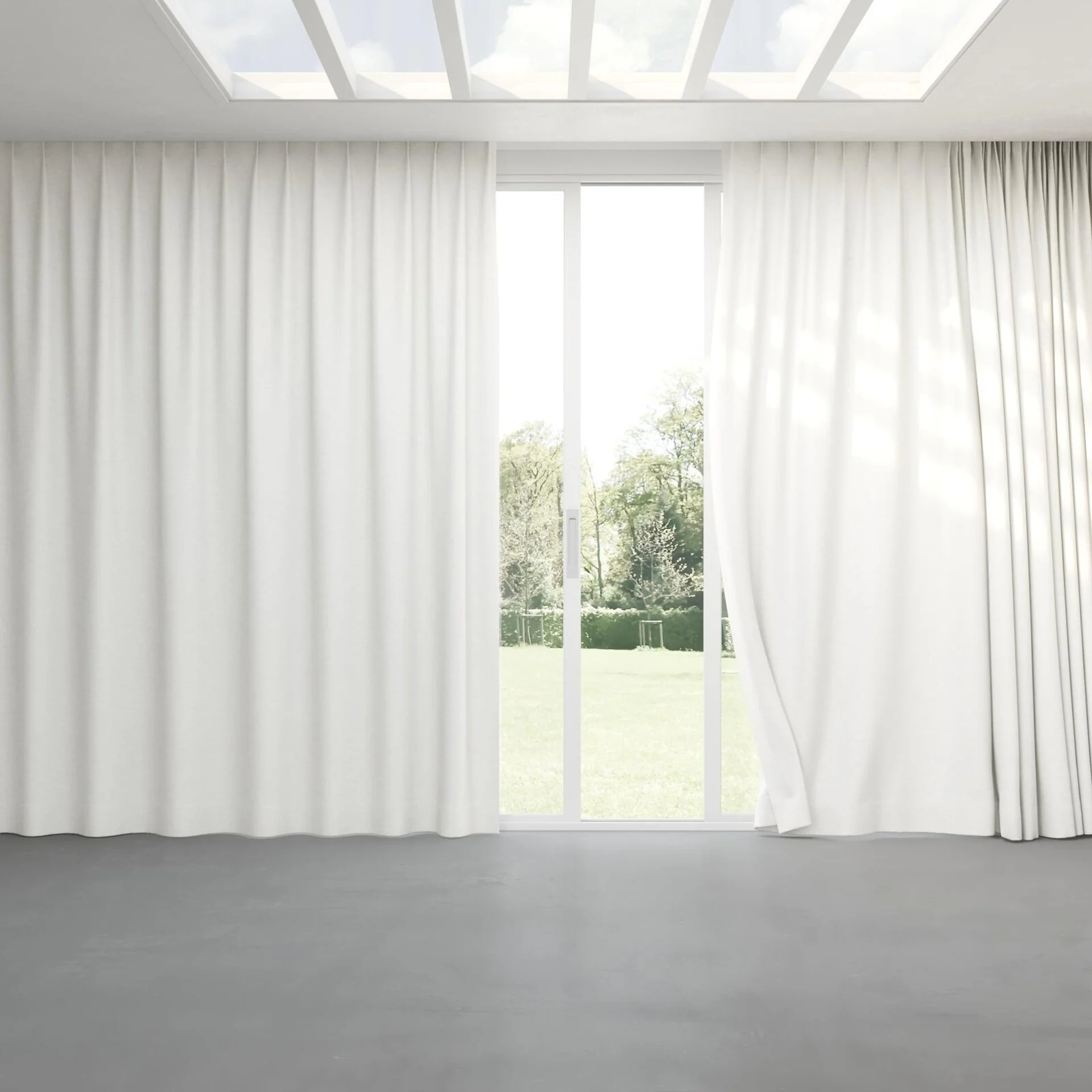 Full view of Bravo Iceberg, pinch pleat