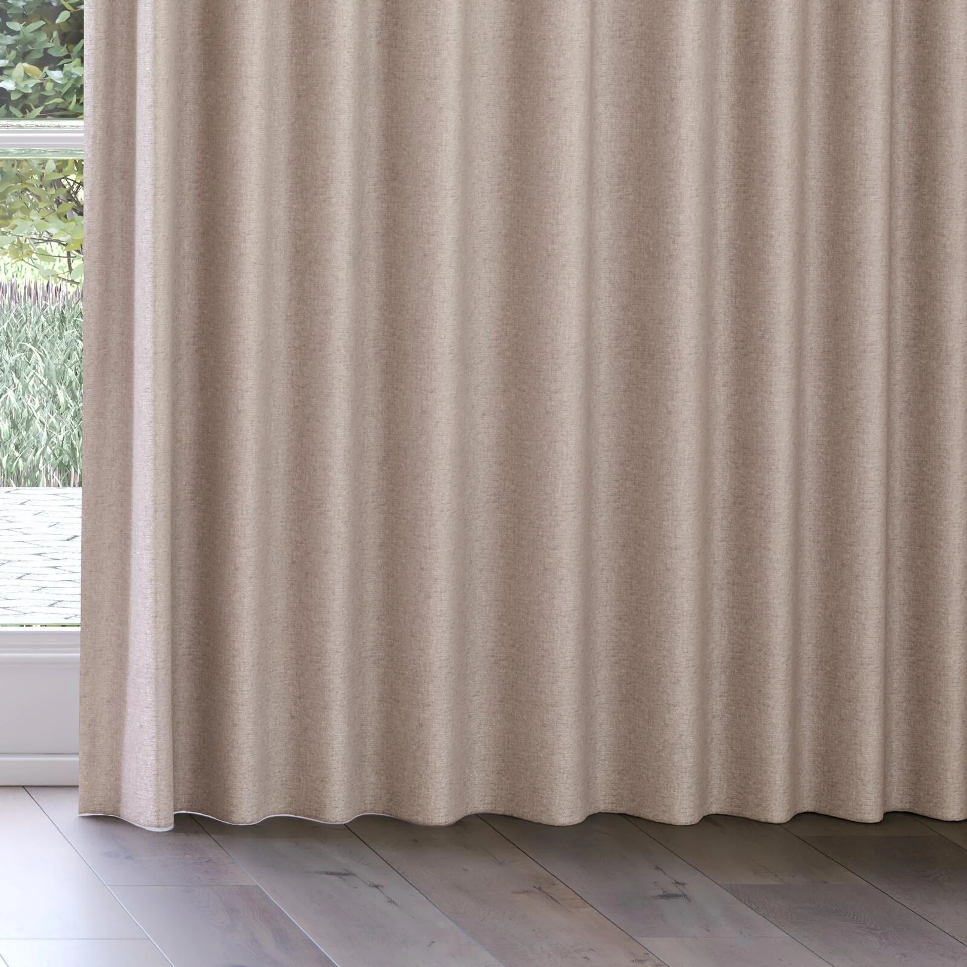 Bottom view of Monsieur Dune, on curtain rail