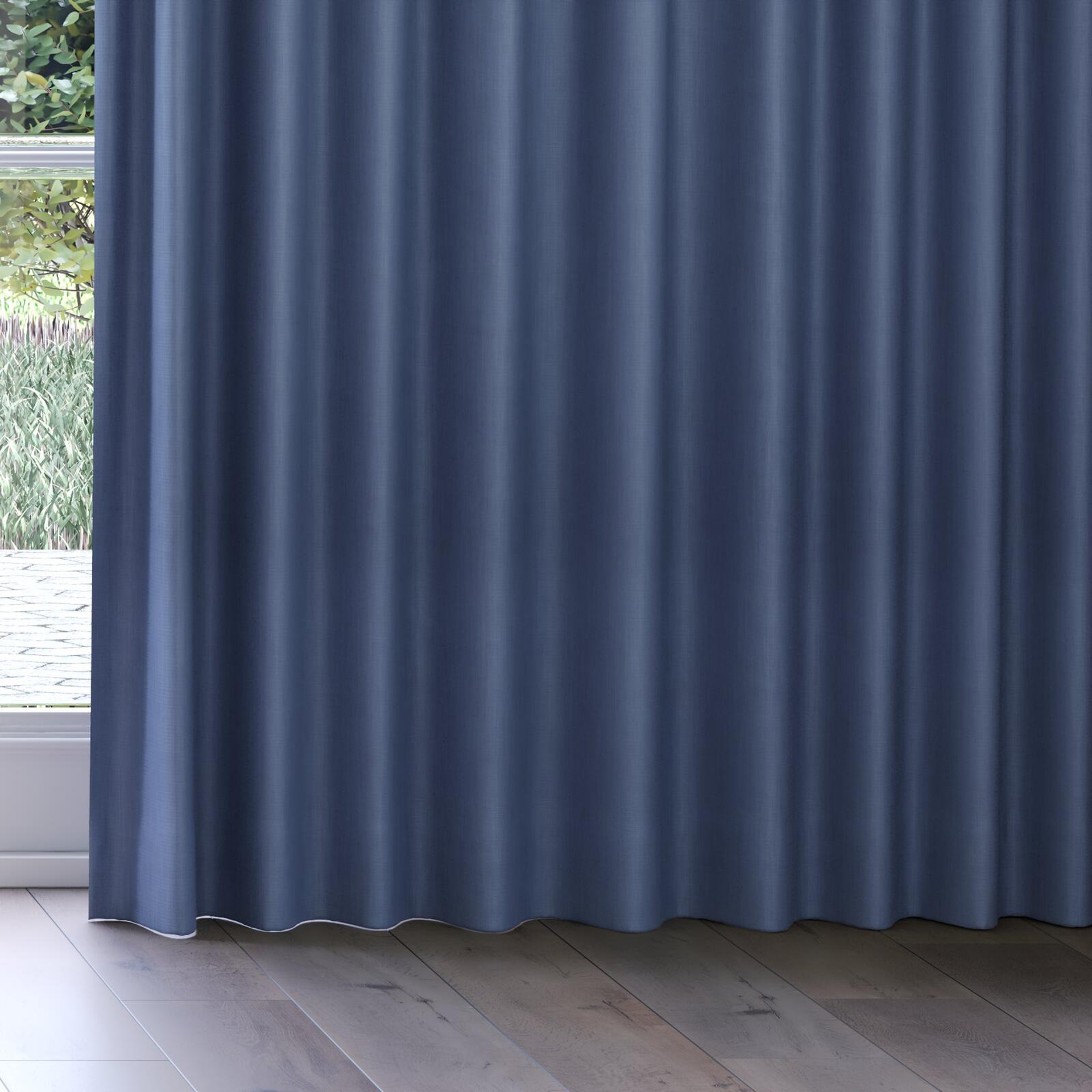 Bottom view of Lexicon Cadet, on curtain rail