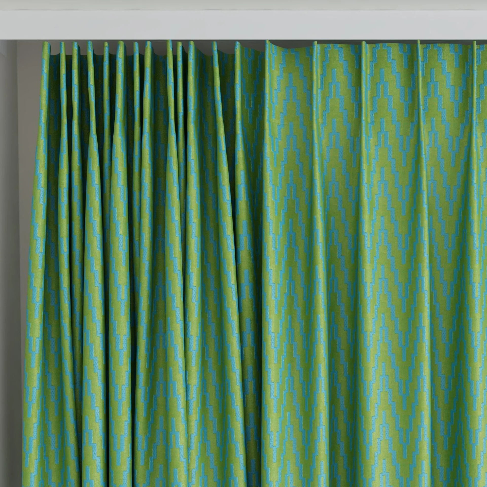 Top view of Running Iguana, on curtain rail