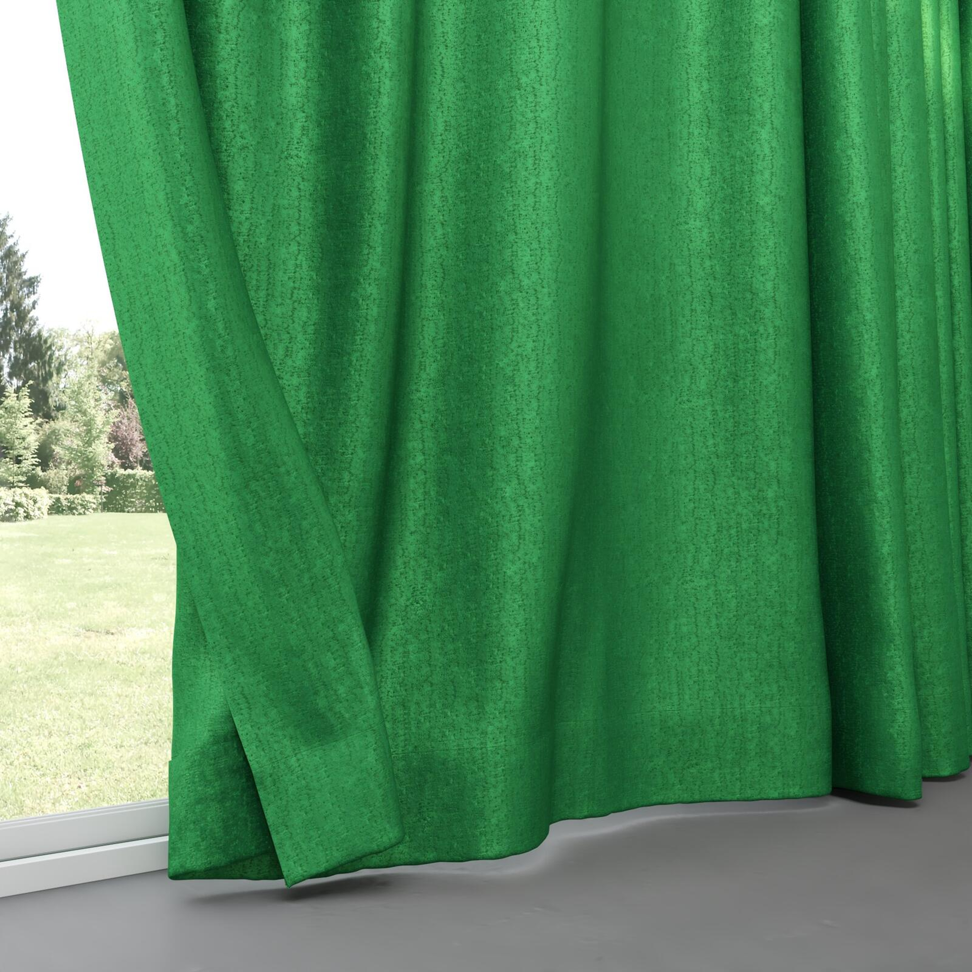 Bottom view of Hug Emerald, pinch pleat