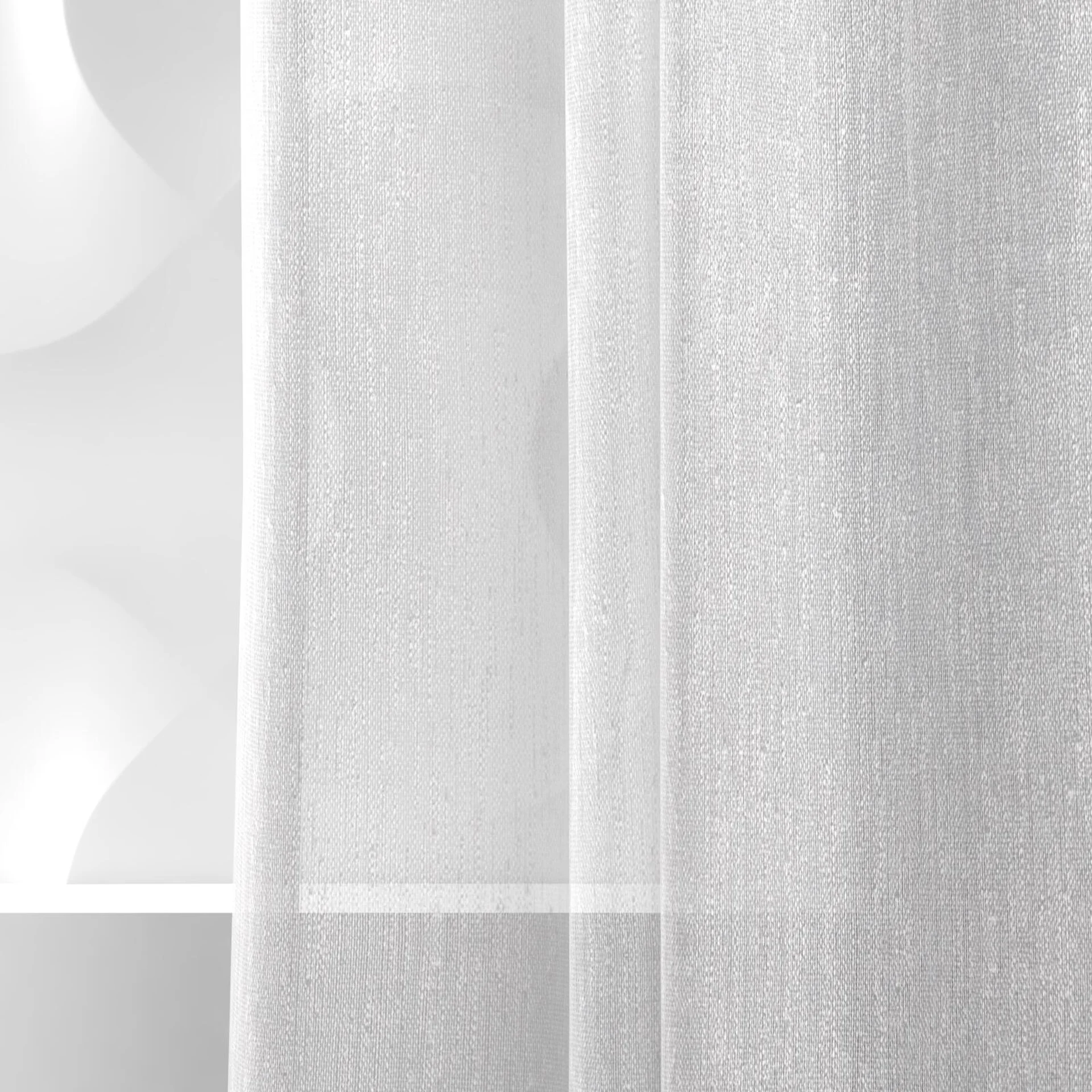 Detailed view of Stratus Dove