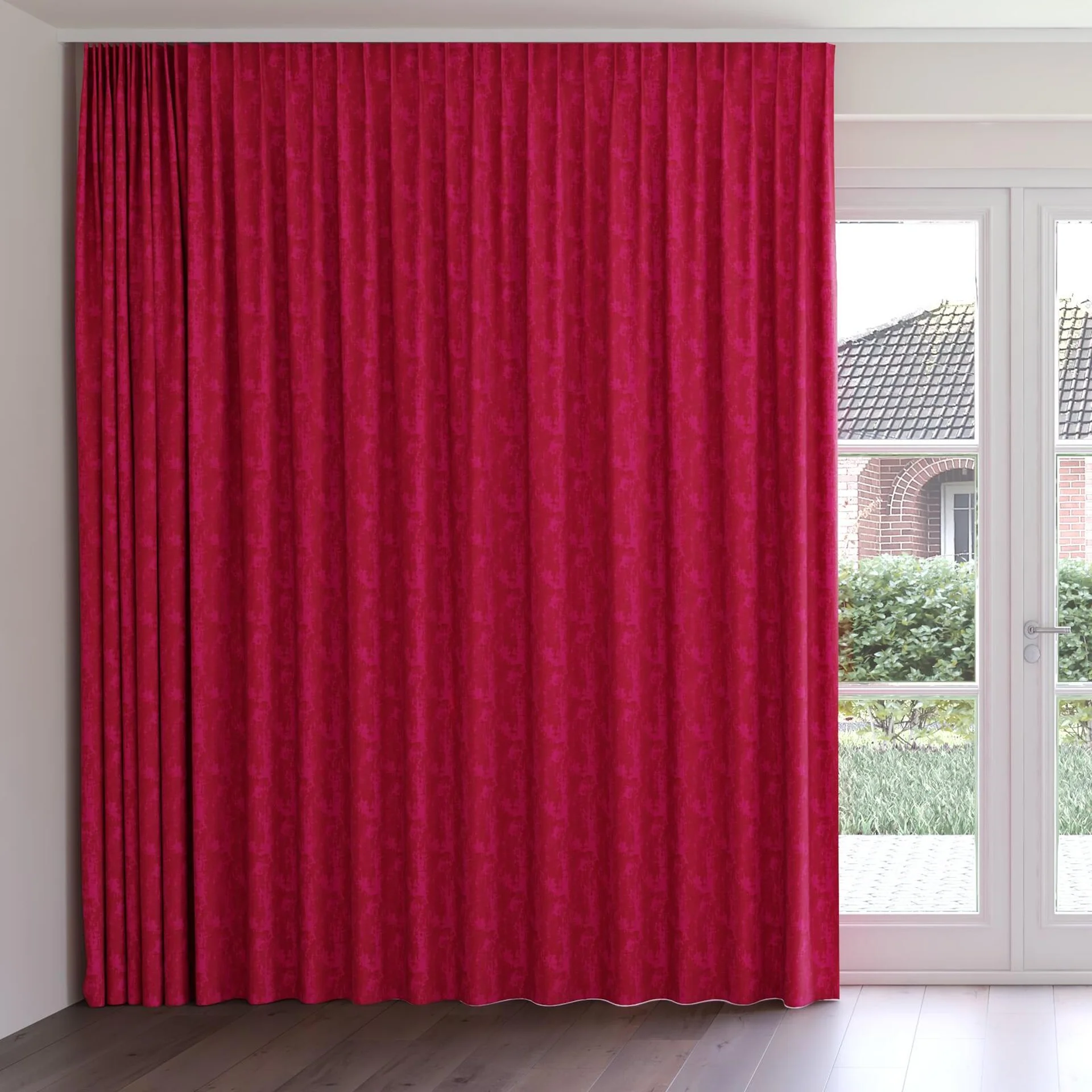 Front view of Innovation Passion, on curtain rail