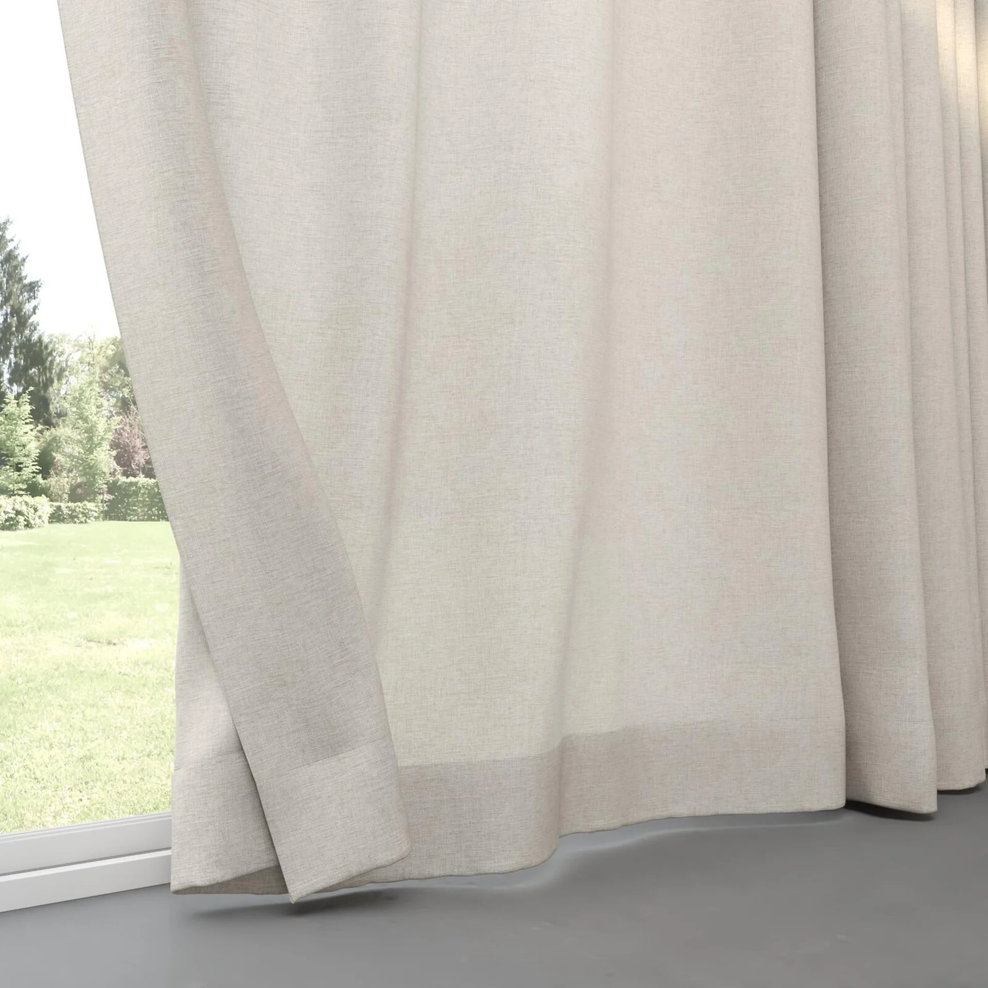 Bottom view of Envoy 2 Parchment 320cm, pinch pleat
